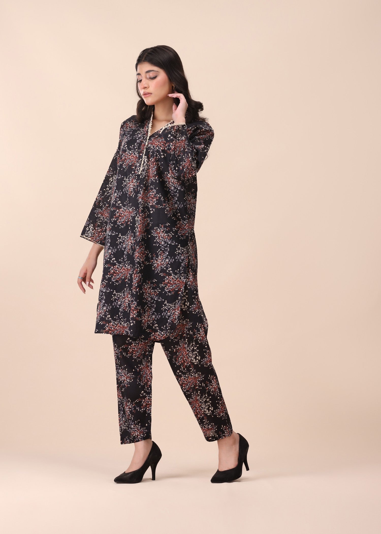 Mhw Black Lawn Women 2pcs