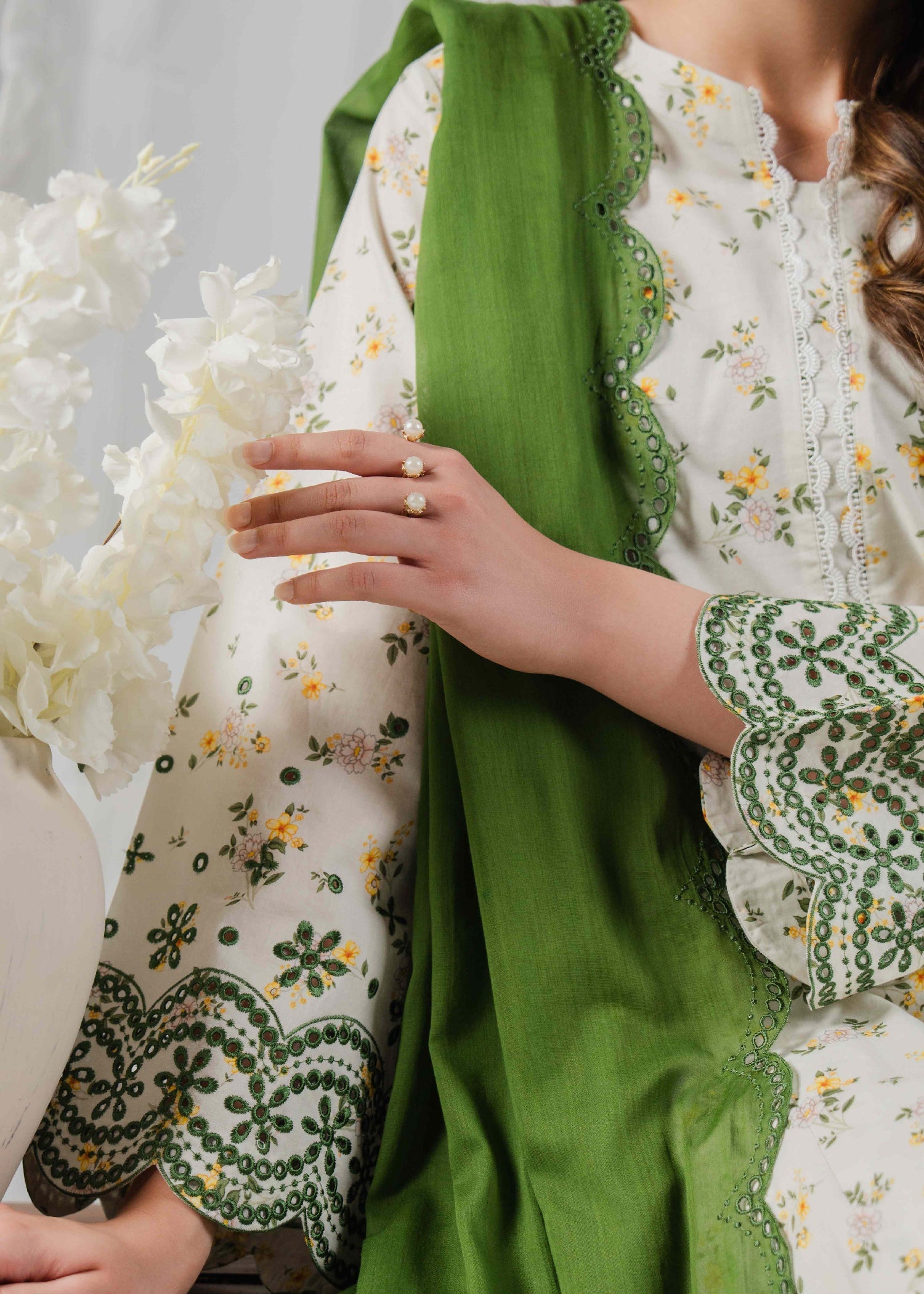 Buzzazi Ivory Yellow Printed Suit Women 3pcs