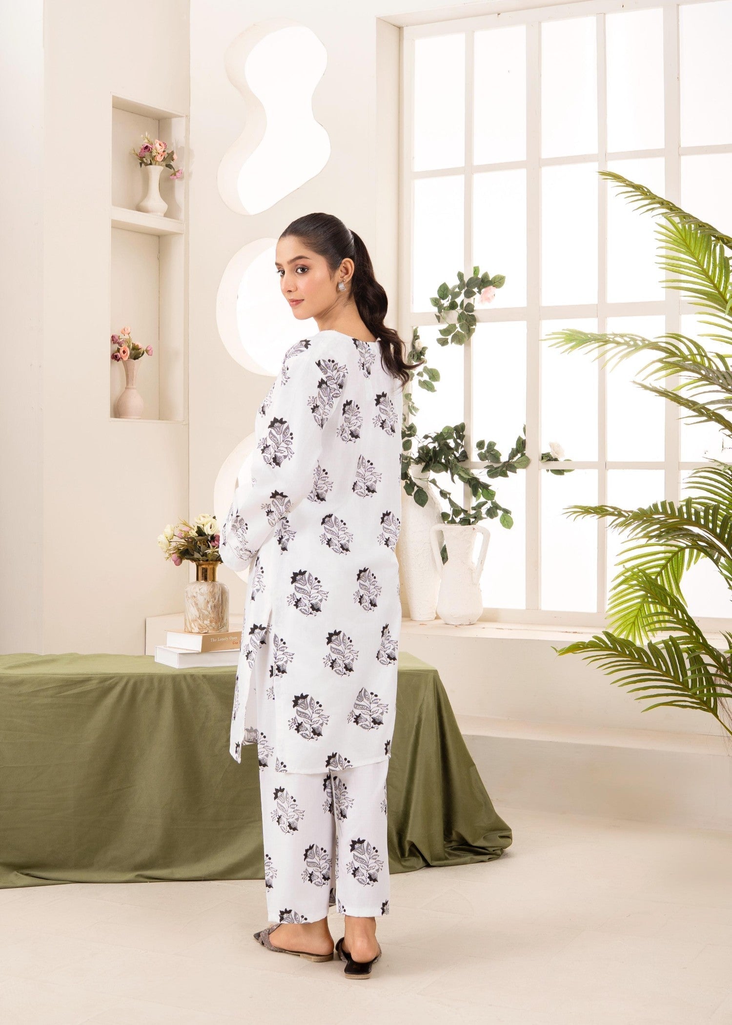 Stylish Collection ZEENAT WHITE Women 2pcs