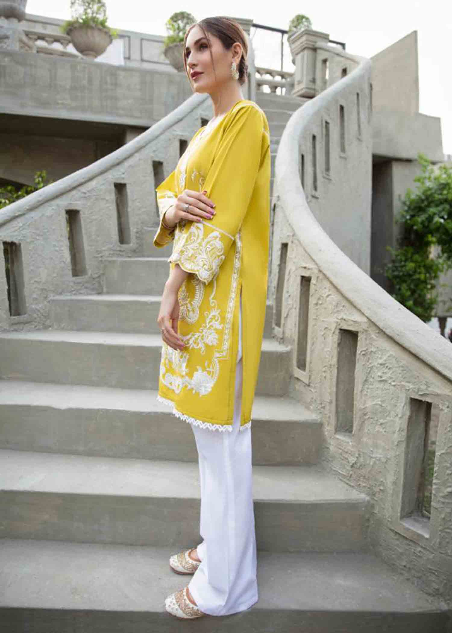 Panache Apparel Sunehri Women 1pcs