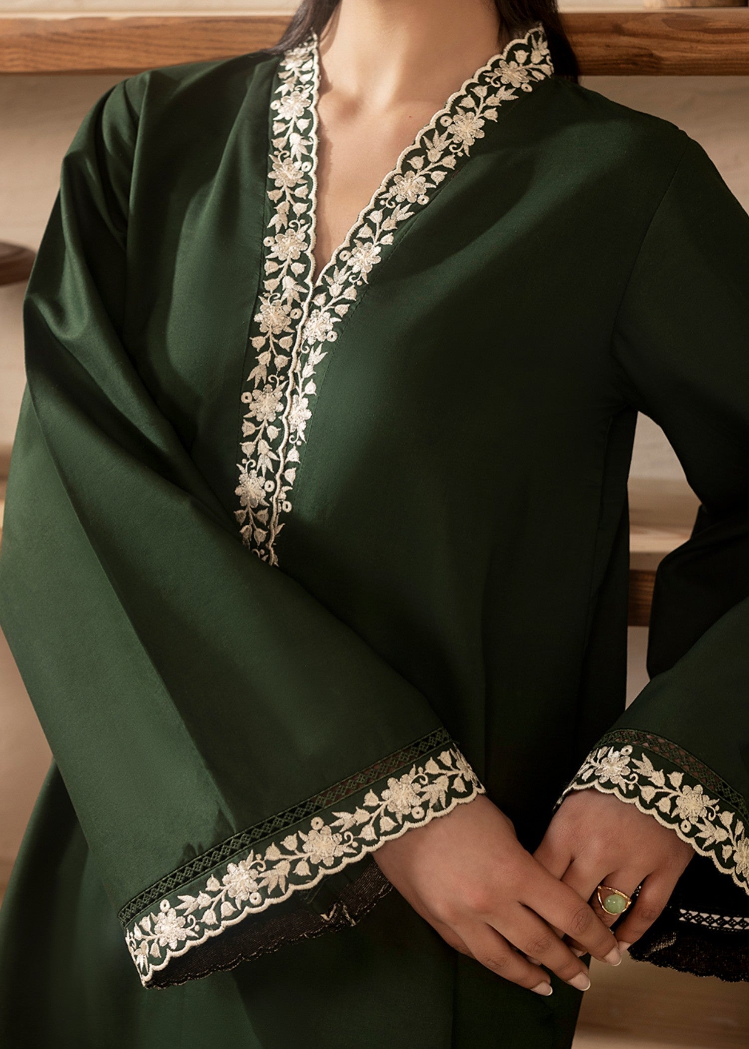 Cinq Apparel Emereld Women 2pcs