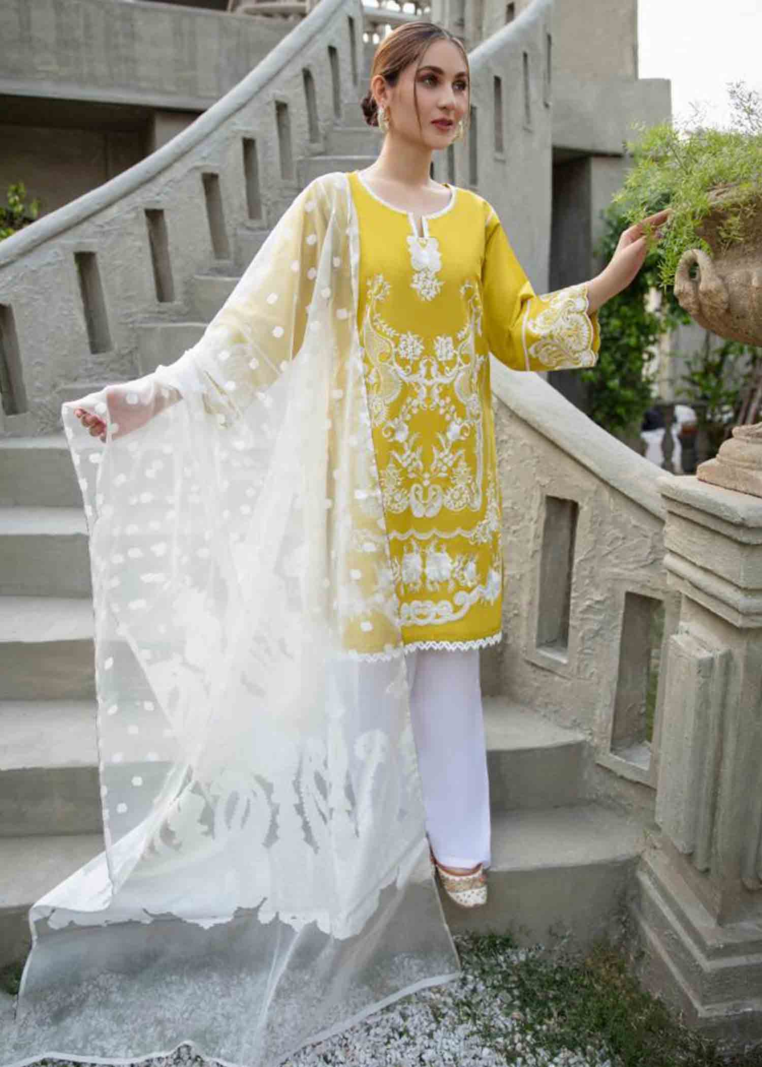 Panache Apparel Sunehri Women 1pcs