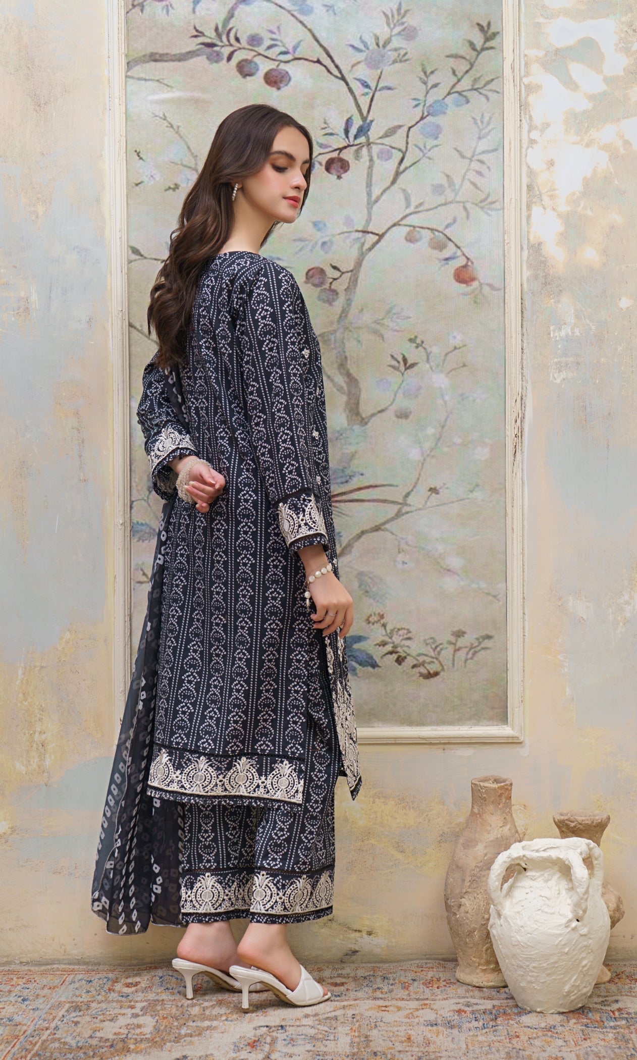 Kiara Pret Black Twist Women 3pcs