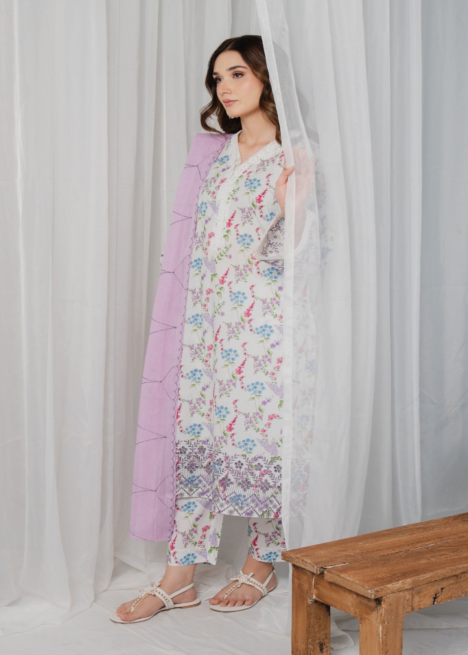 Buzzazi White Printed Suit Women 3pcs