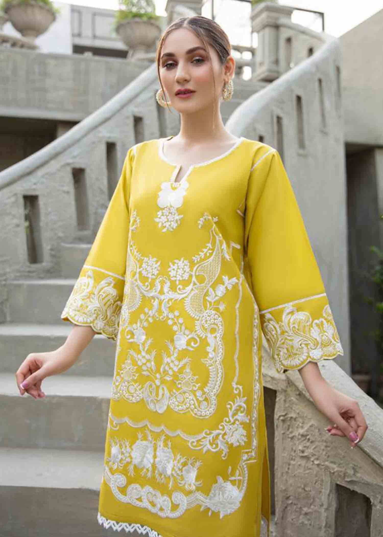 Panache Apparel Sunehri Women 1pcs