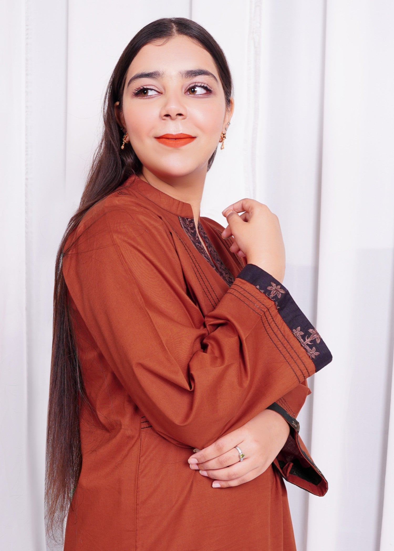 Pretbee Rust Embroidered Cotton Kurta Set Women 2pcs