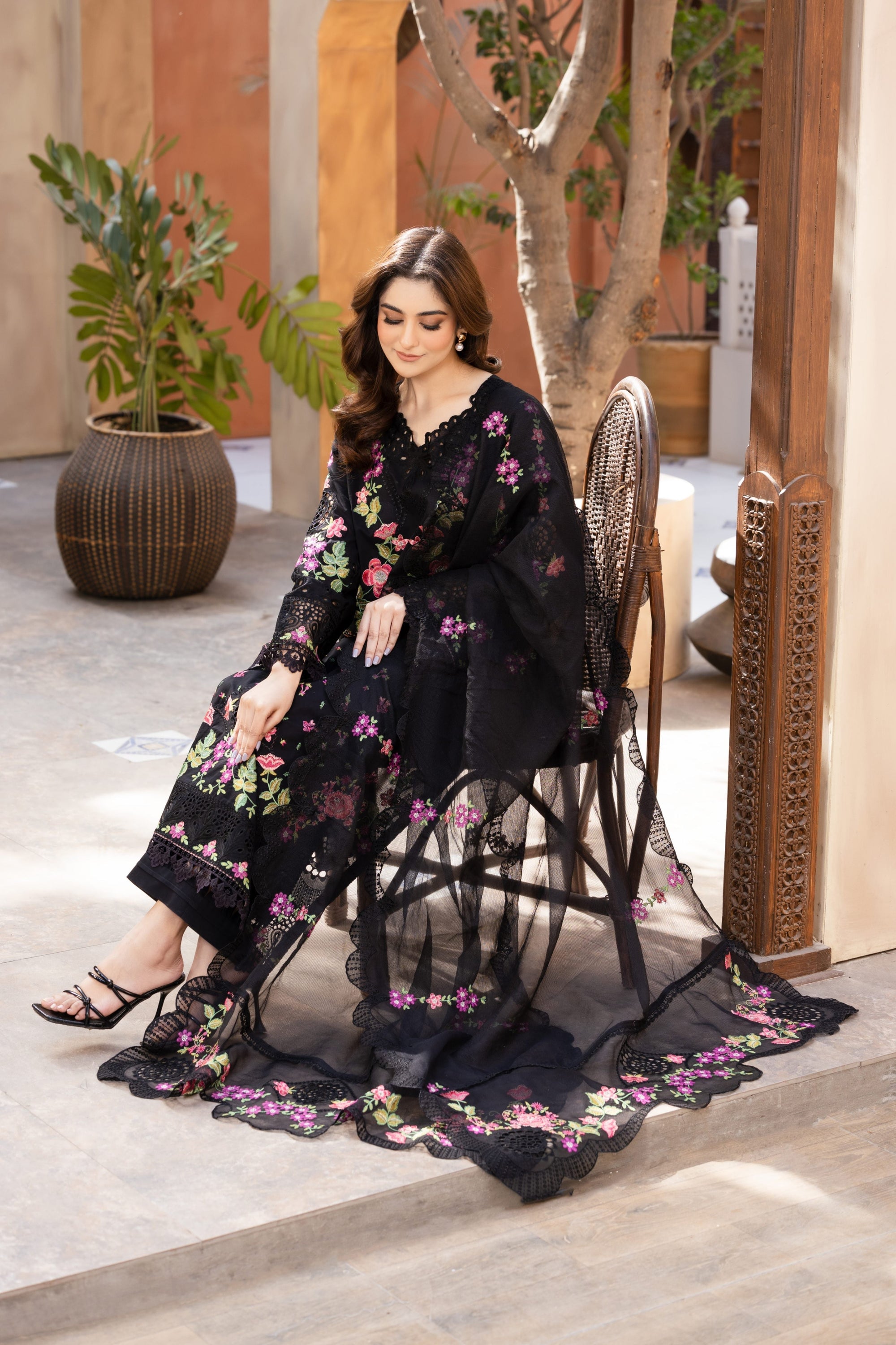 Afiay Clothing Gul E Siyah The Epitome of Elegance Women 3pcs