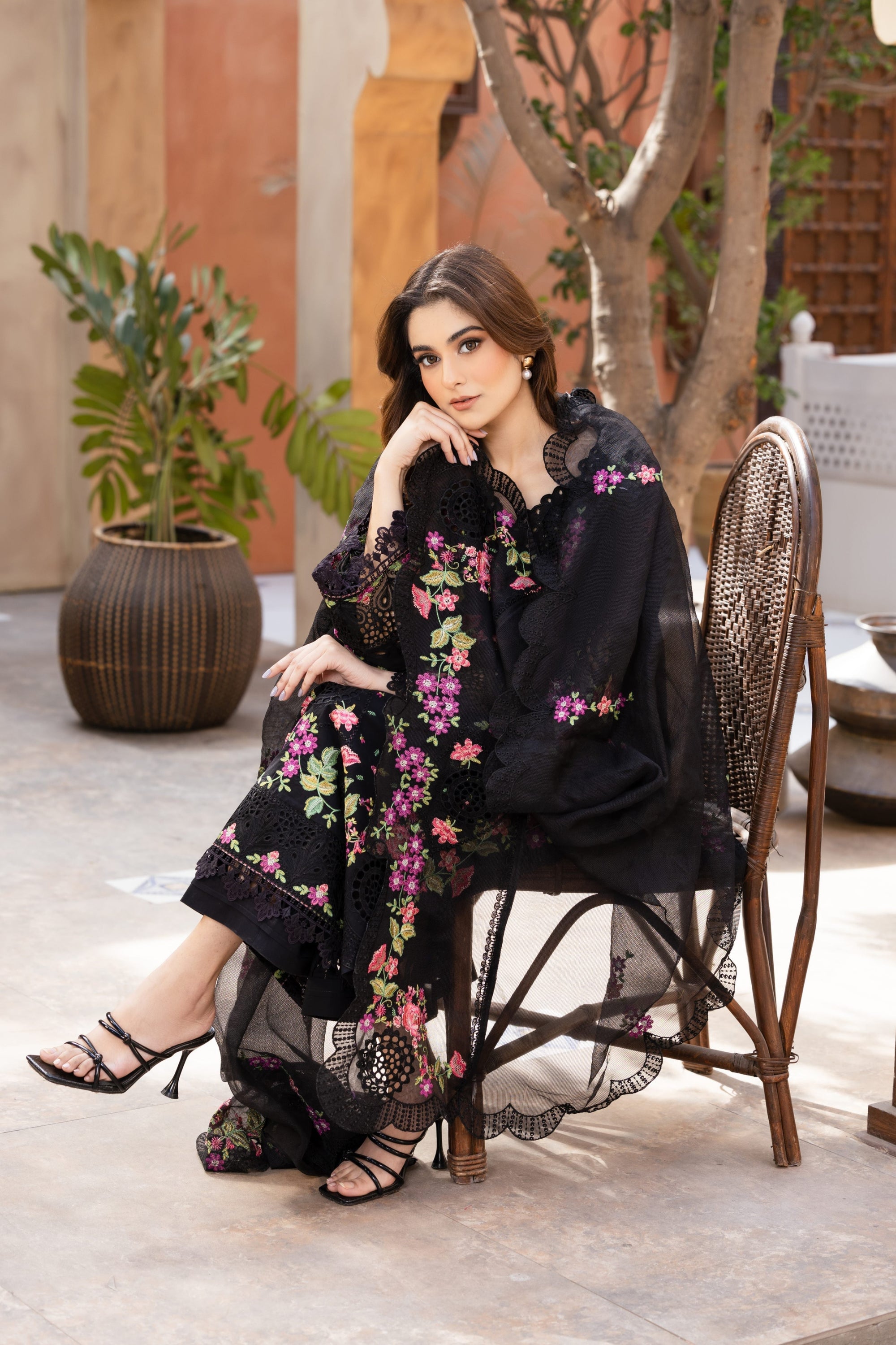 Afiay Clothing Gul E Siyah The Epitome of Elegance Women 3pcs