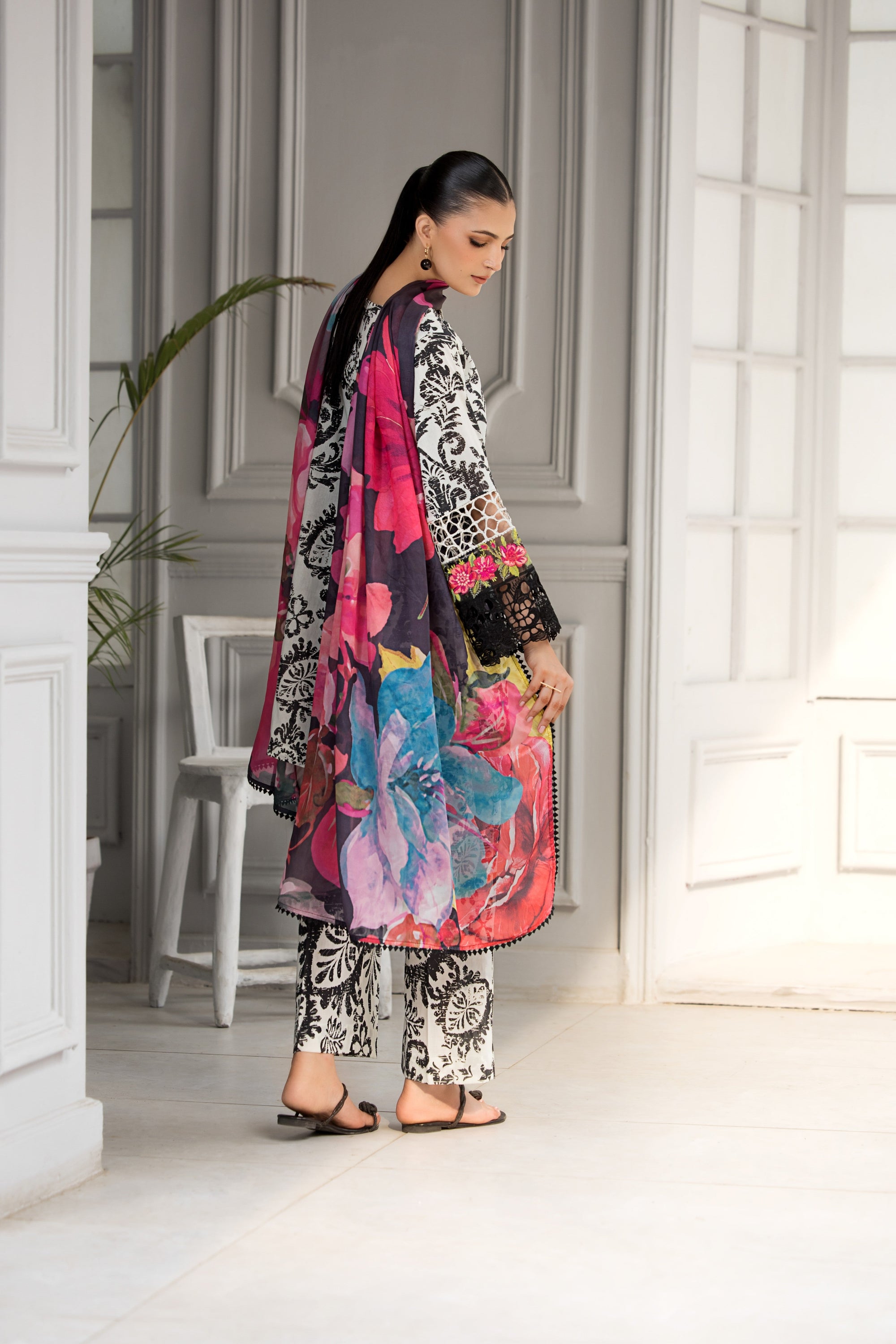 Afiay Clothing Noir Flora – Embroidered Lawn suit Women 3pcs
