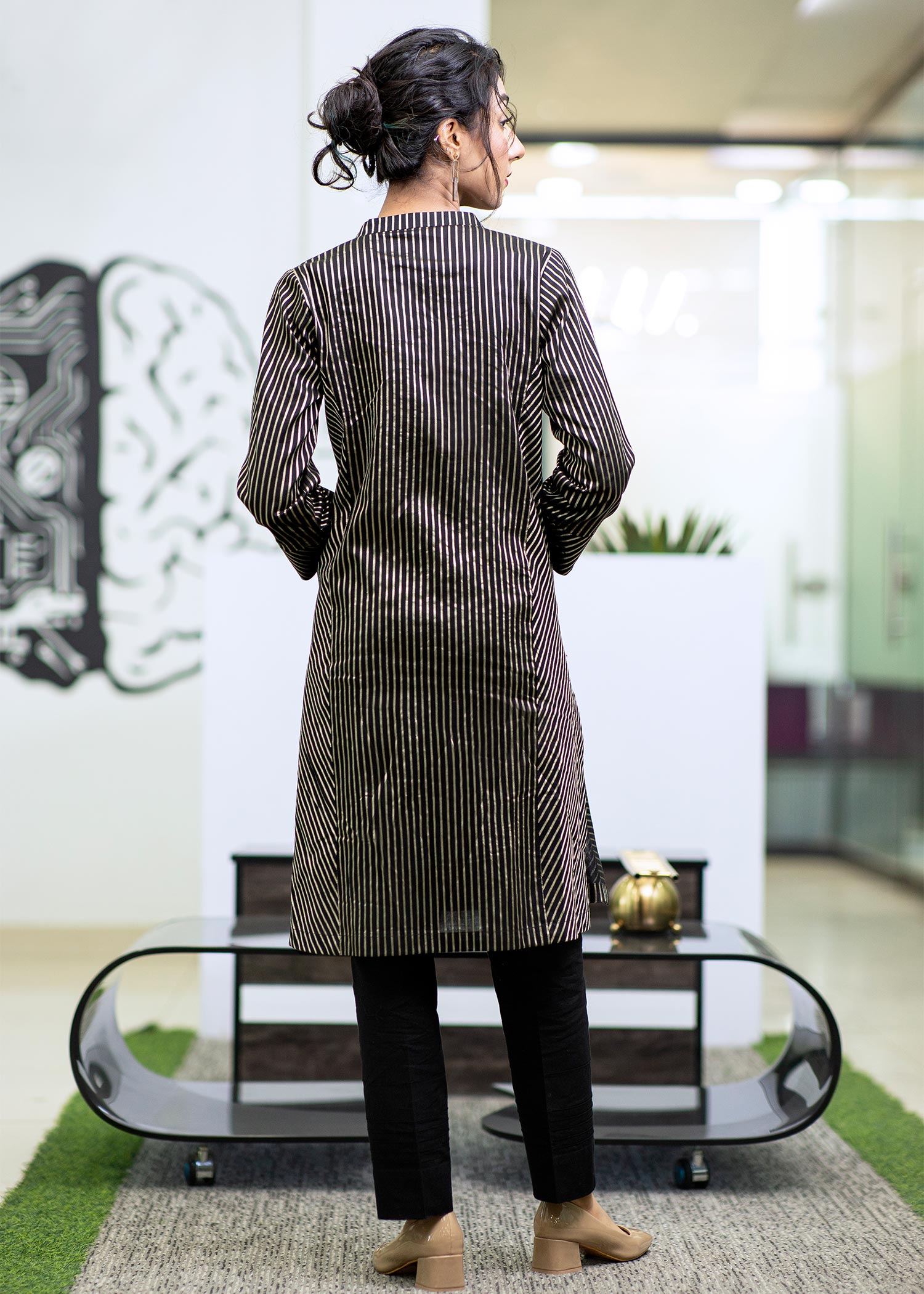 Eraj Hussain Wednesday Team Meetings — Black Kurta Placket Women 1pcs