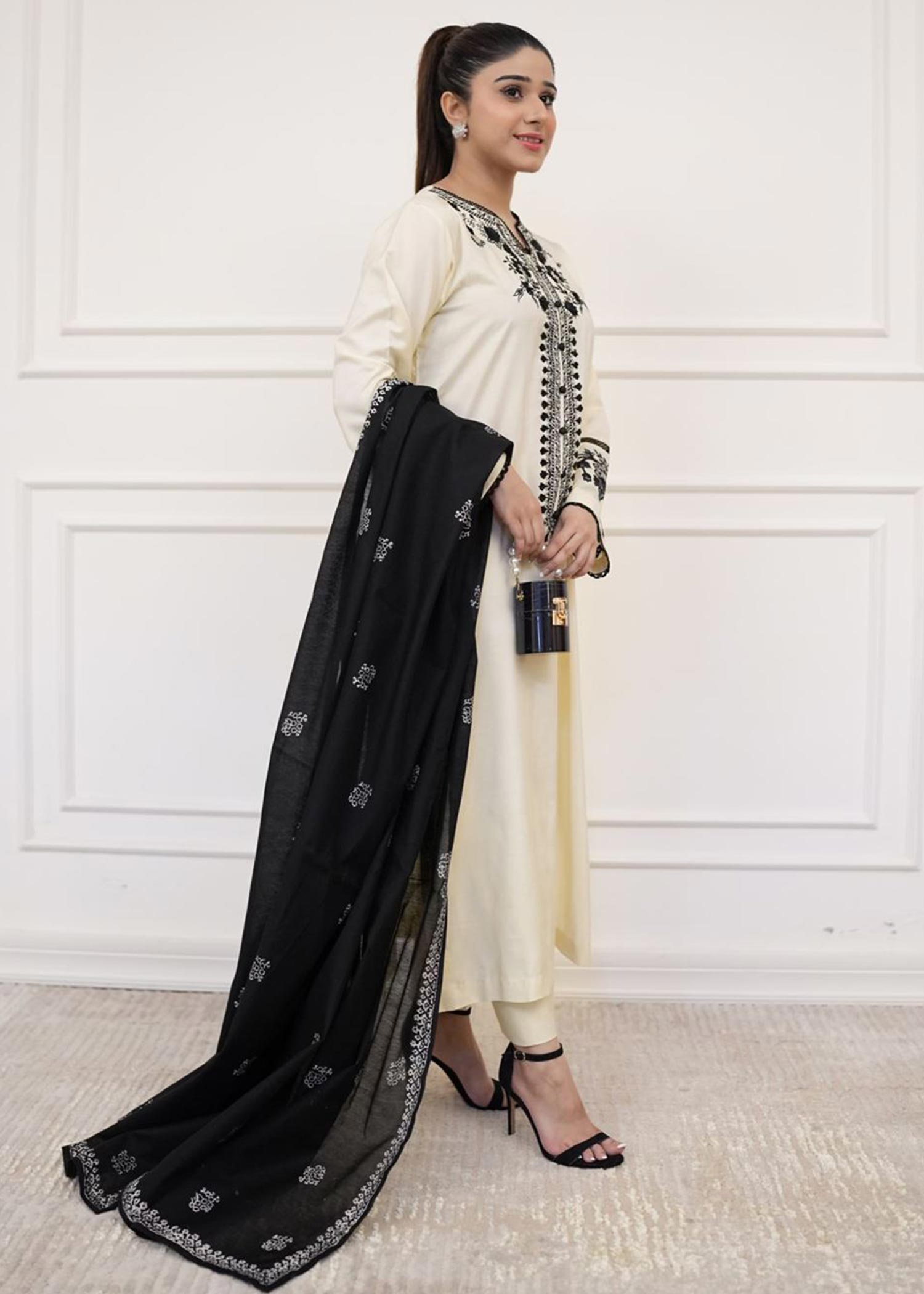 Maroon By Iqra Chaudhry VAINILLA OFF WHITE Women 3pcs