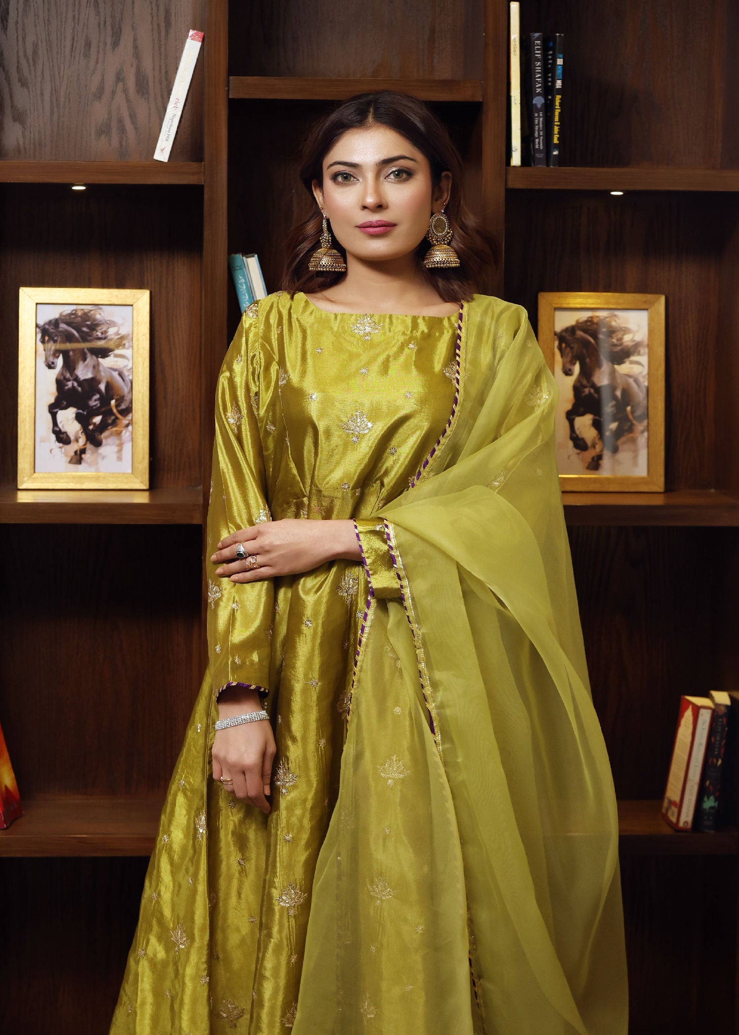 Emeralds HARA Women 2pcs