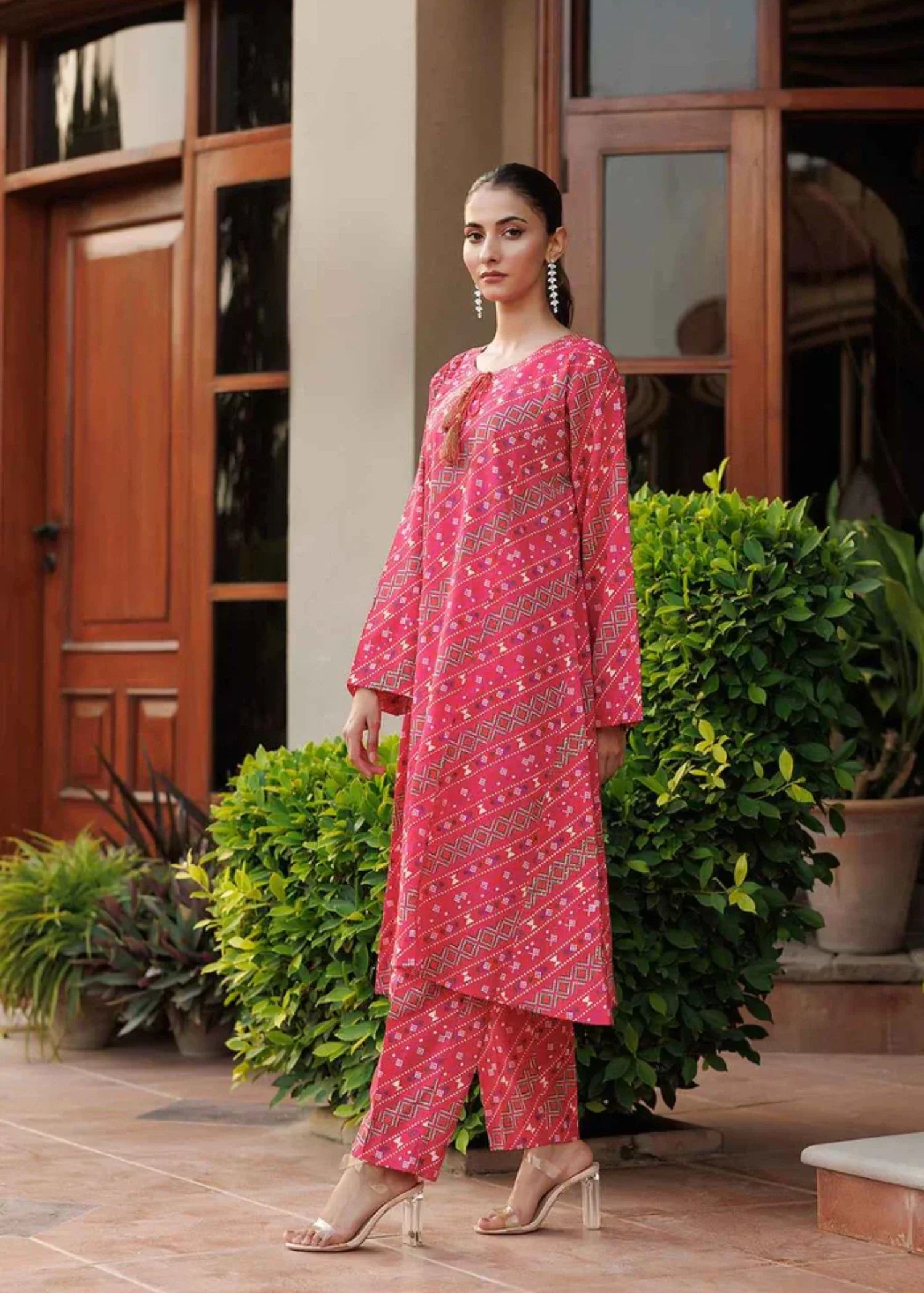 Zarasi Fuchsia Stitched Lawn Suit | Timeless Bloom Women 2pcs