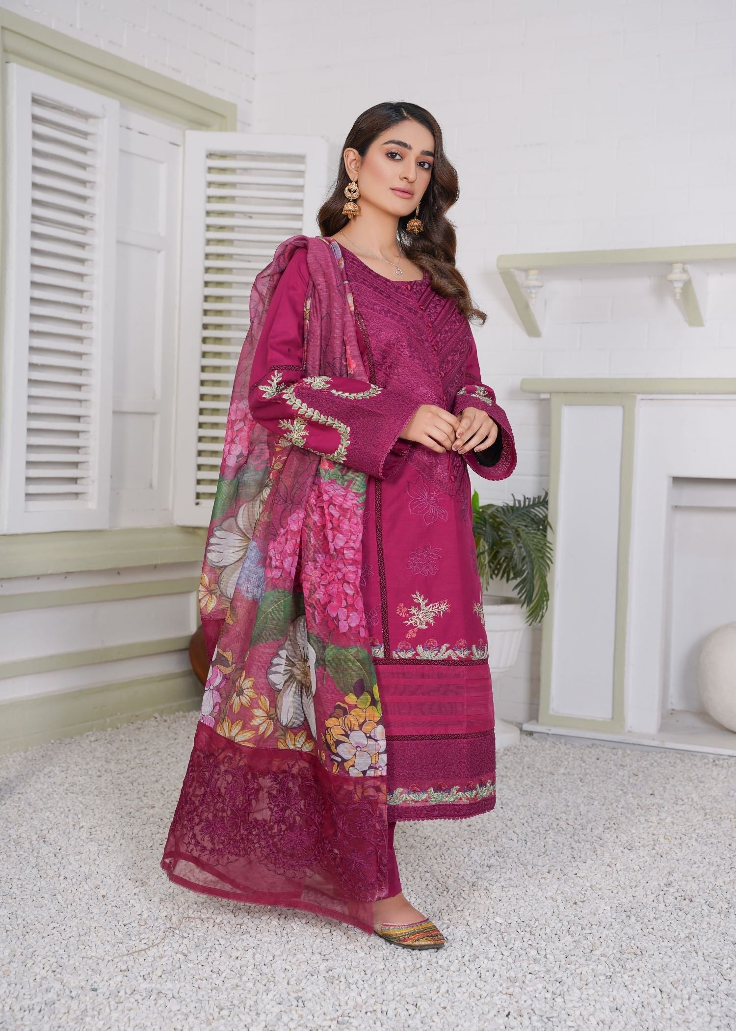 Thread & Weave By Zeplar Ready to Wear Luxury lawn Embroidered – RTWL24206 Women 3pcs