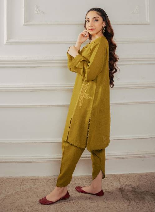 Thread 21 Ember Women 2pcs