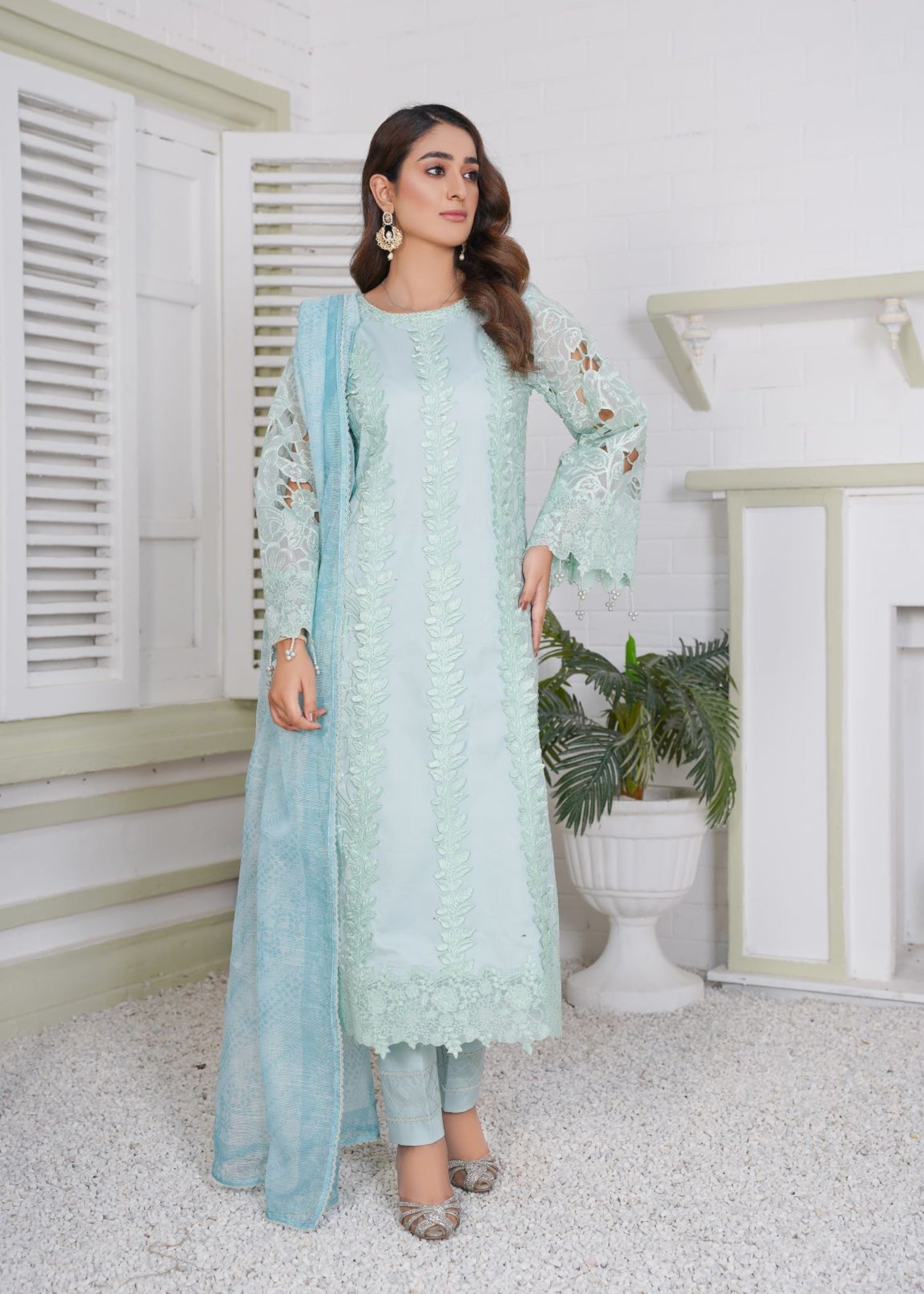 Thread & Weave By Zeplar Ready to Wear Luxury lawn Embroidered – RTWL24201 Women 3pcs