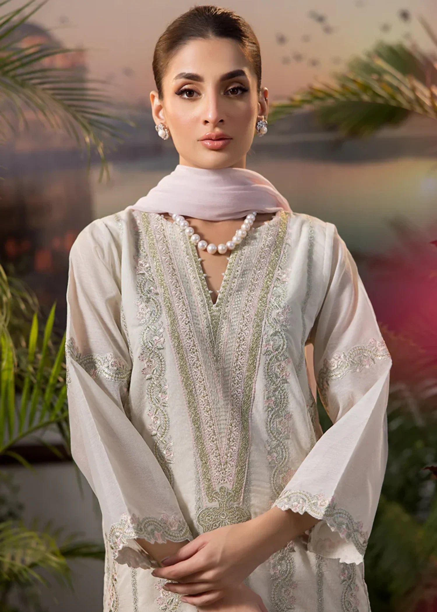 Threads & Motifs Ready To Wear Suit Women 3pcs