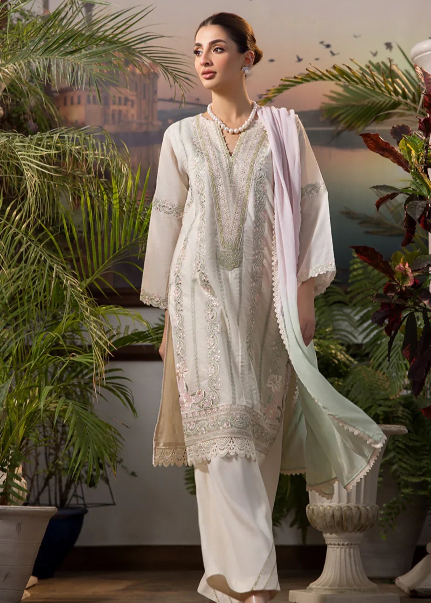 Threads & Motifs Ready To Wear Suit Women 3pcs