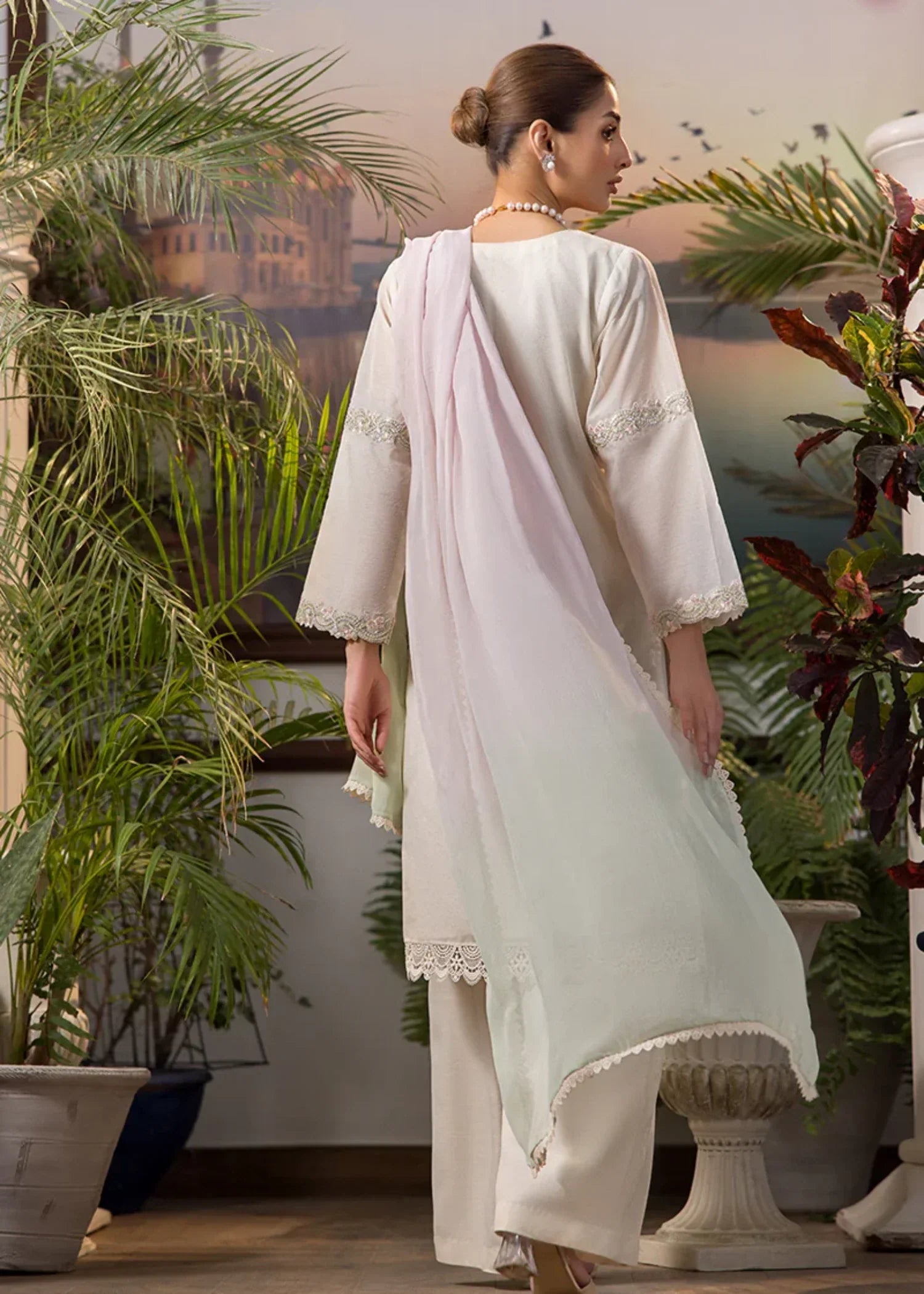 Threads & Motifs Ready To Wear Suit Women 3pcs