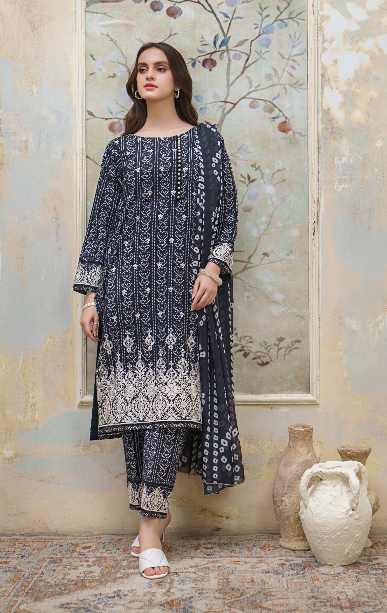 Kiara Pret Black Twist Women 3pcs