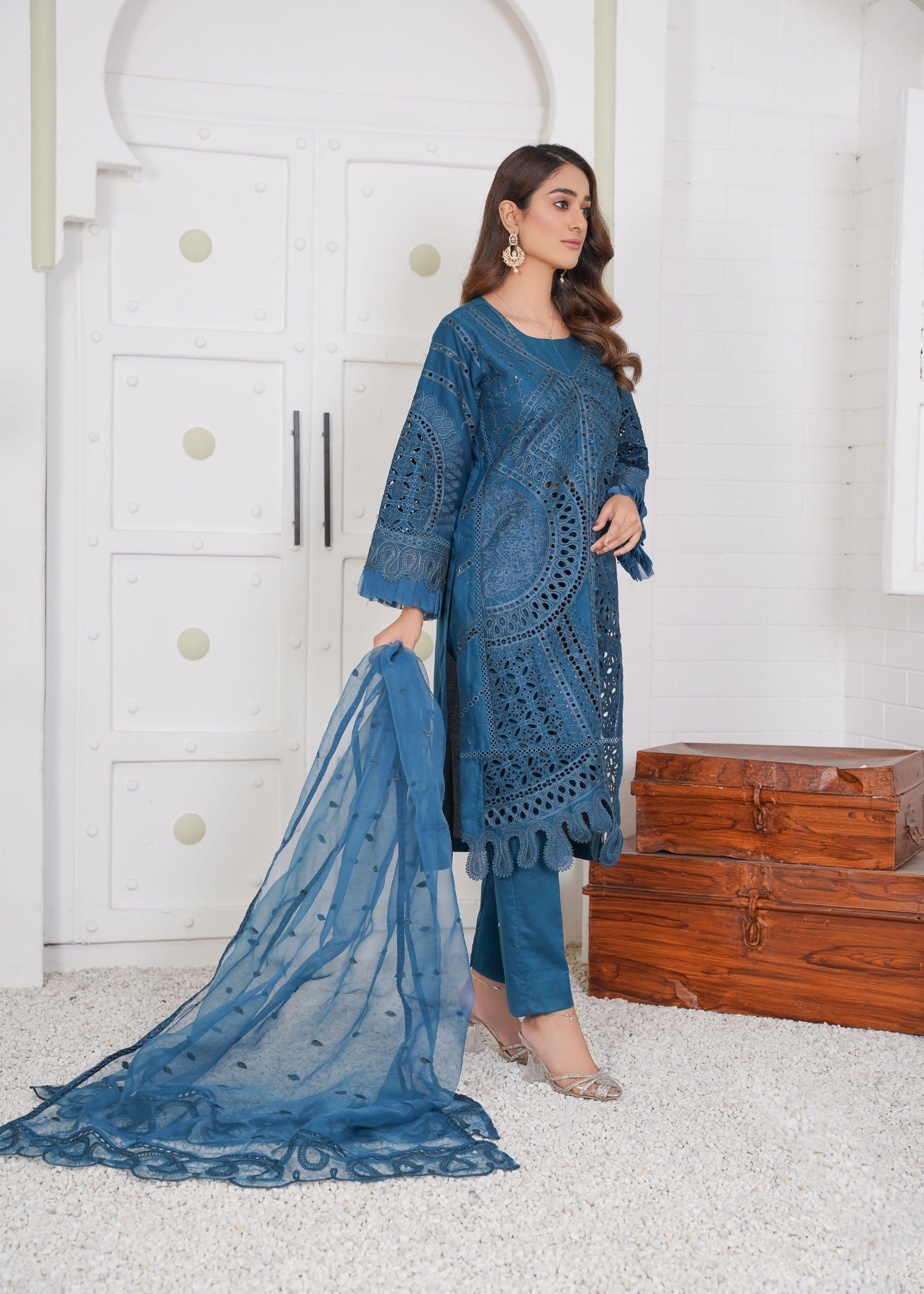 Thread & Weave By Zeplar Ready to Wear Luxury lawn Embroidered – RTWL24203 Women 3pcs