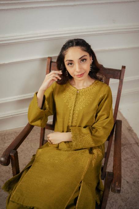 Thread 21 Ember Women 2pcs