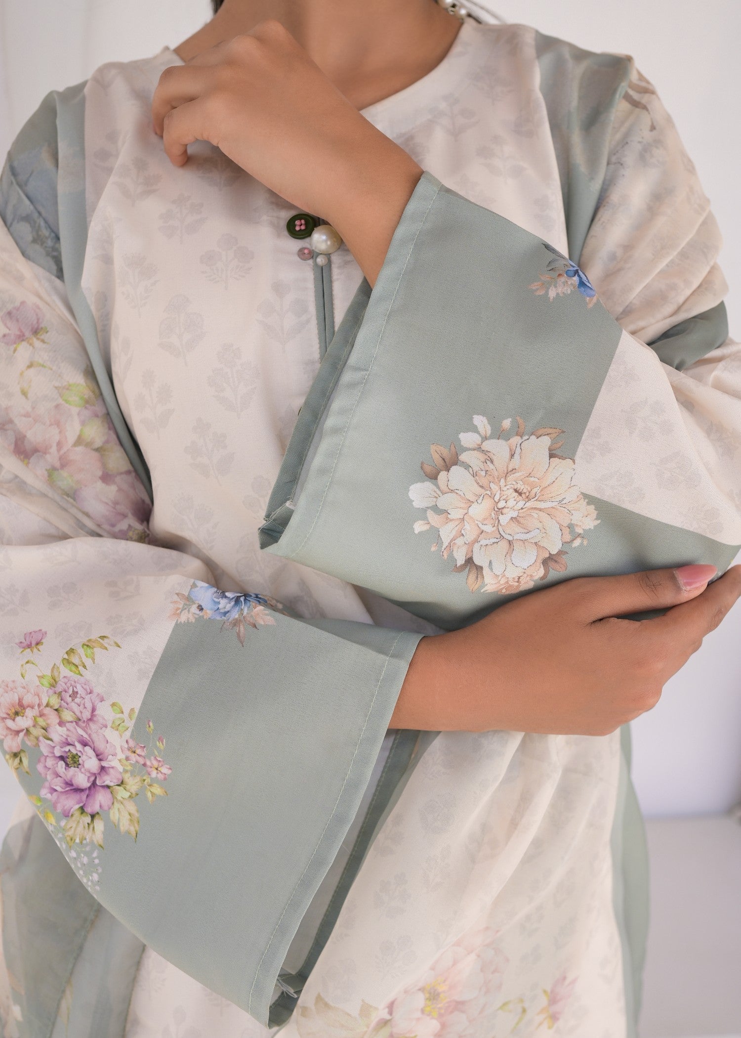 The Affordable Designer Ivory Floral Women 3pcs