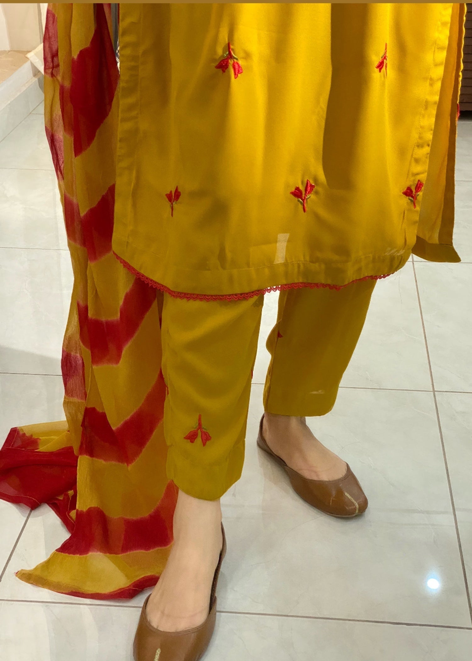 Ayesha B (honybee) Women 3pcs