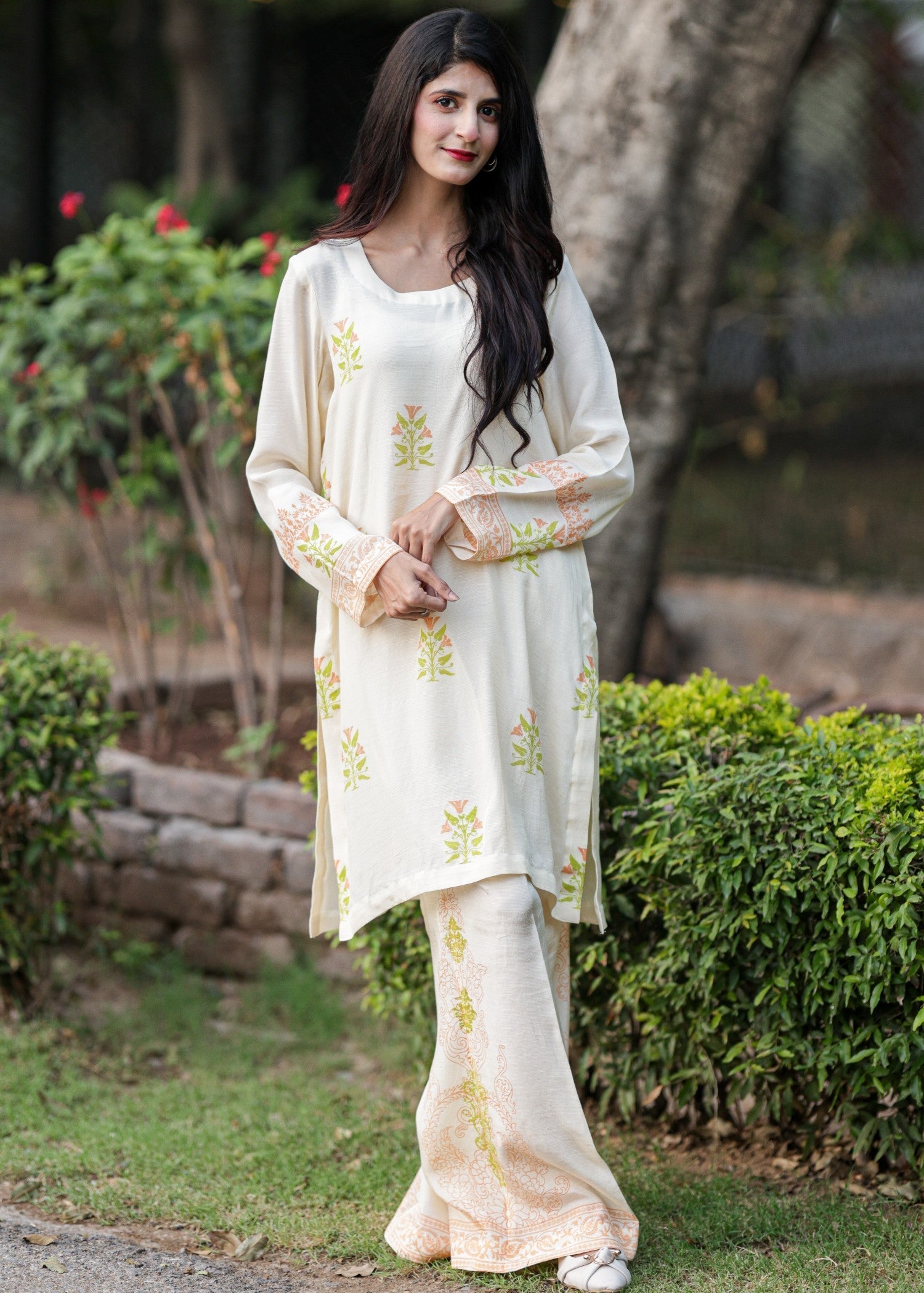 Deedazaib Beige Blossom Women 2pcs