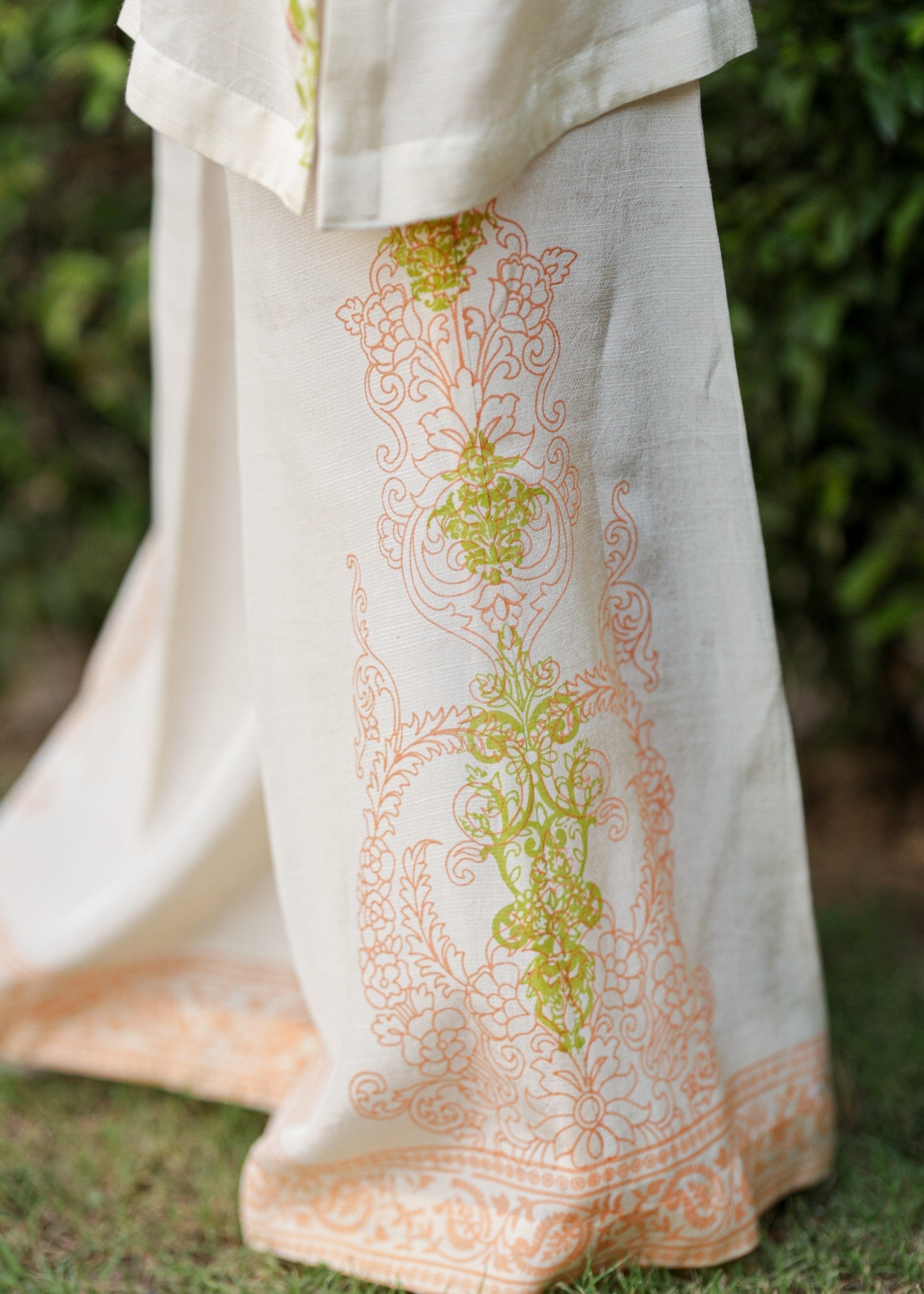 Deedazaib Beige Blossom Women 2pcs