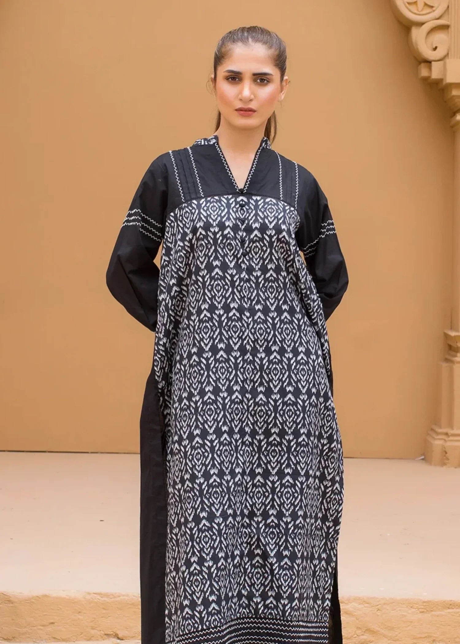 Urban Cut Printed Shirt Black Women 1pcs