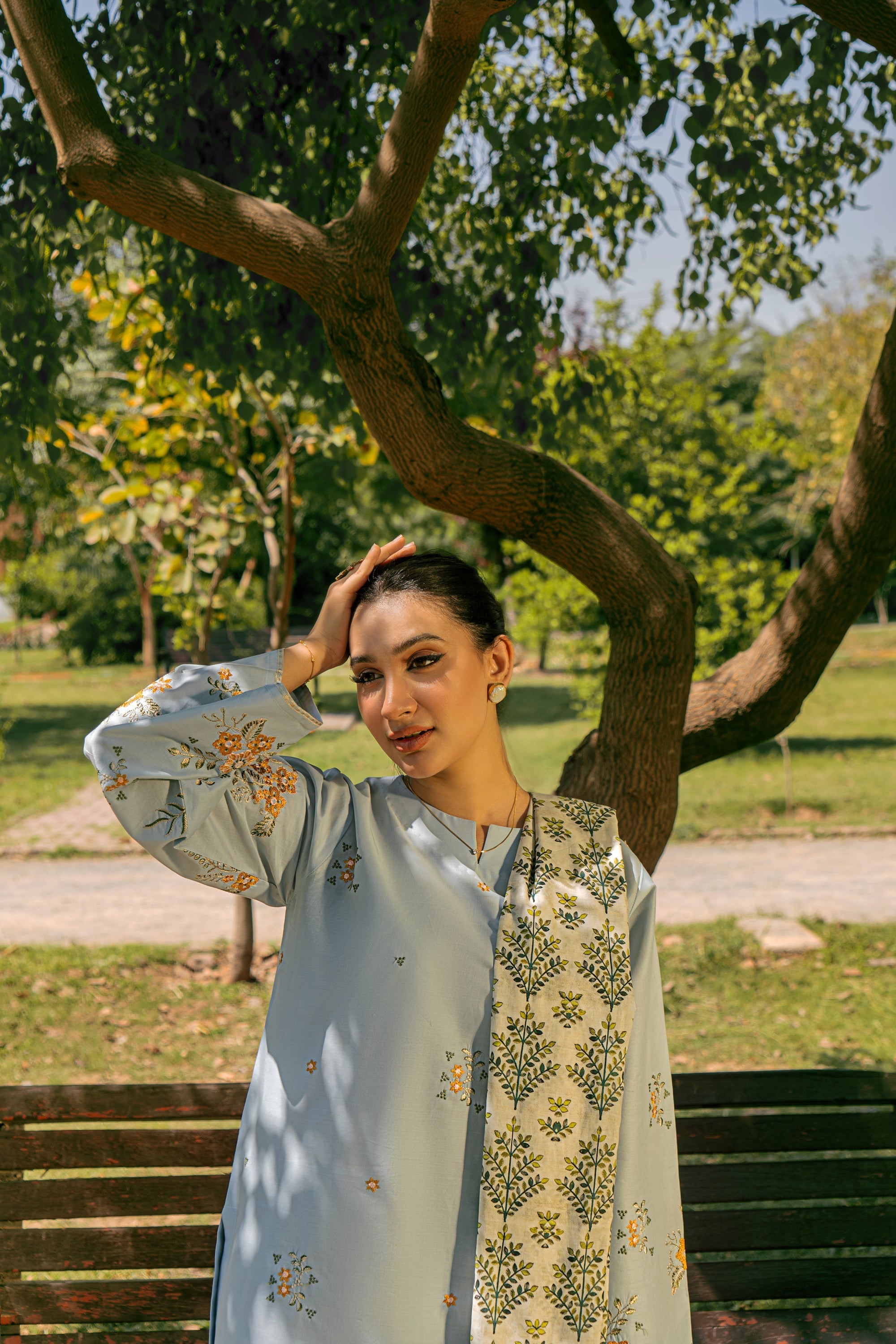 Urge Pret VALENTINA Women