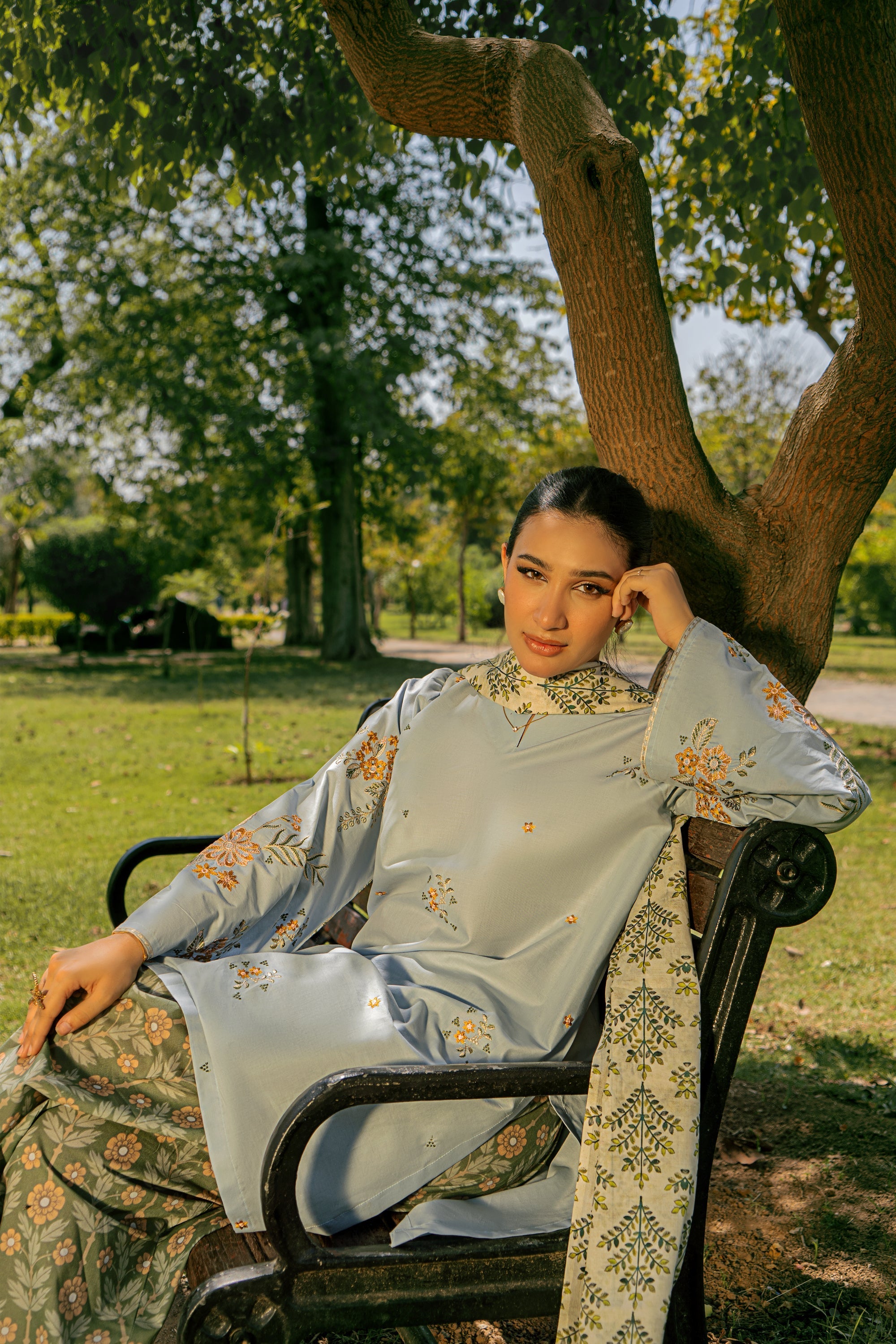 Urge Pret VALENTINA Women