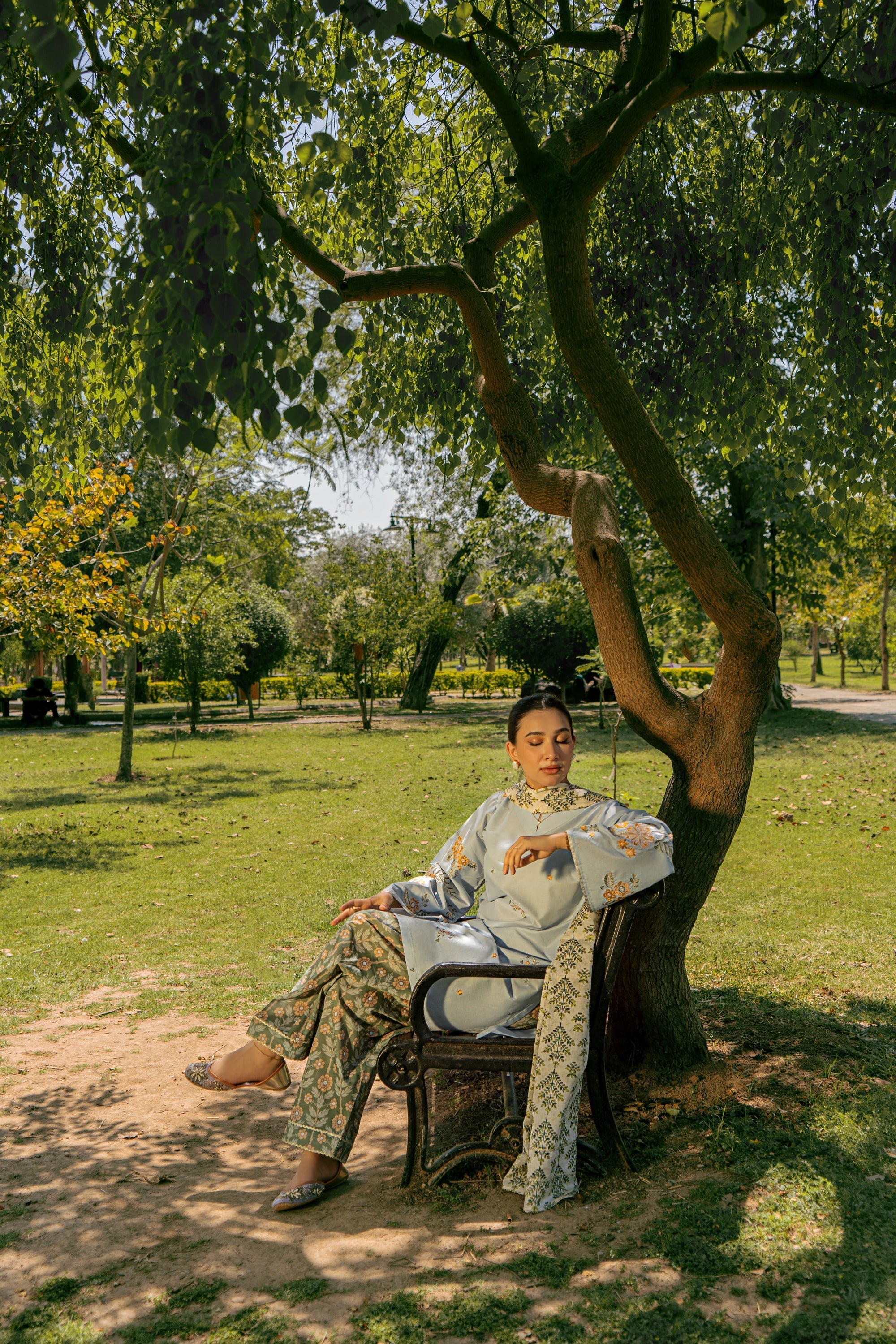 Urge Pret VALENTINA Women