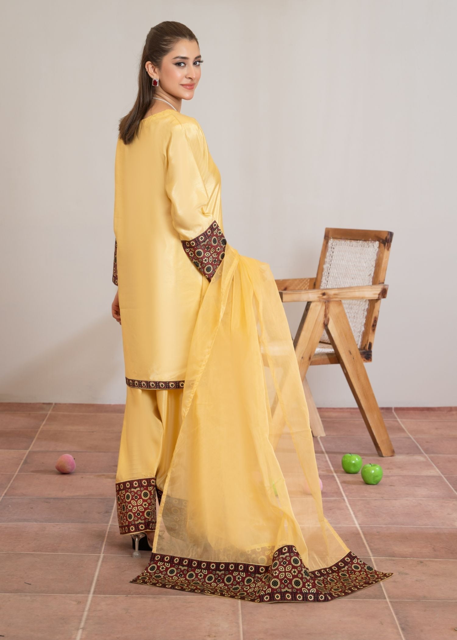 Momin Online Farshi shalwar 526 Women 3pcs