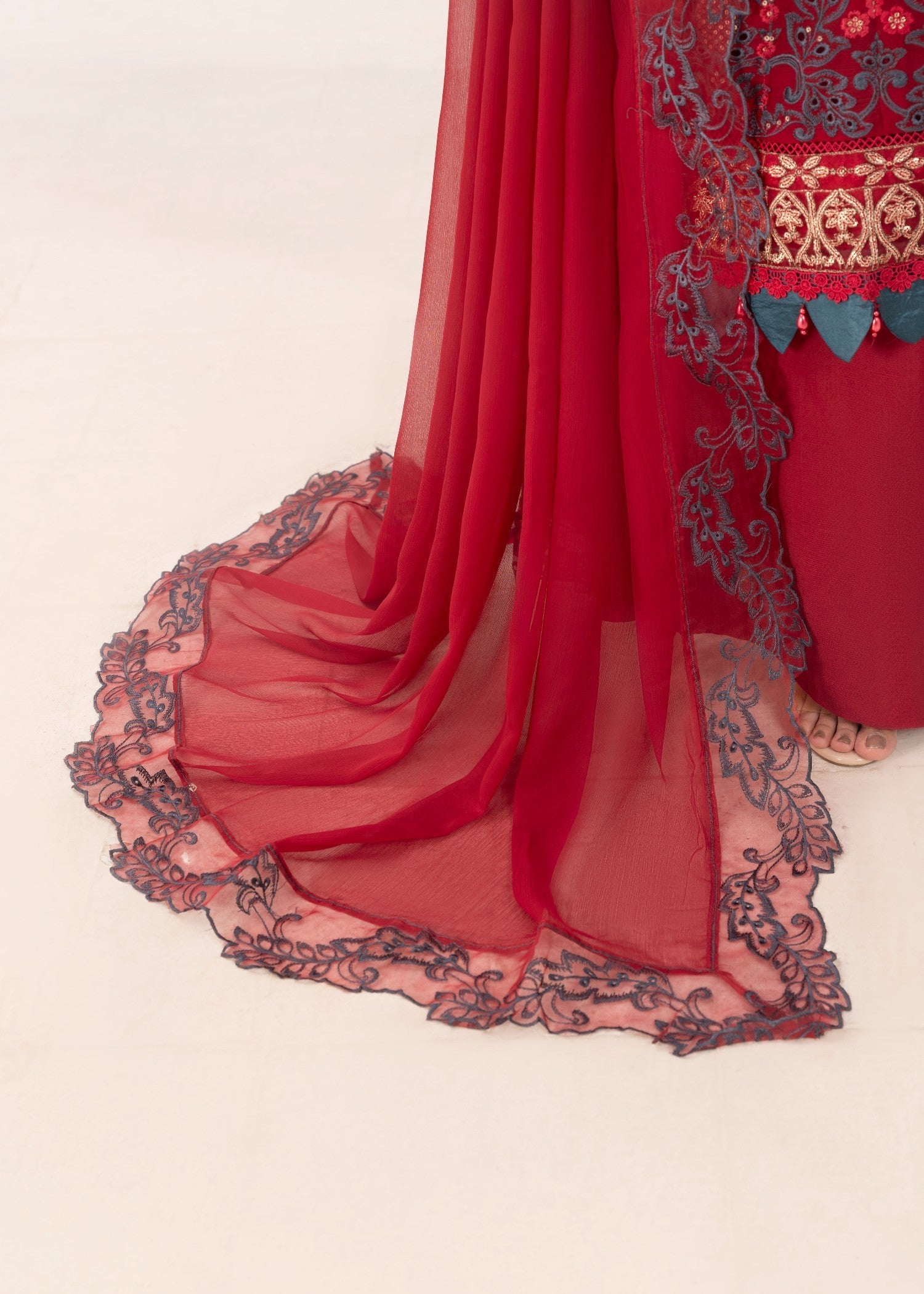 Pehnawa Fashion REDISH EMBROIDERED CHIFFON Women 3pcs