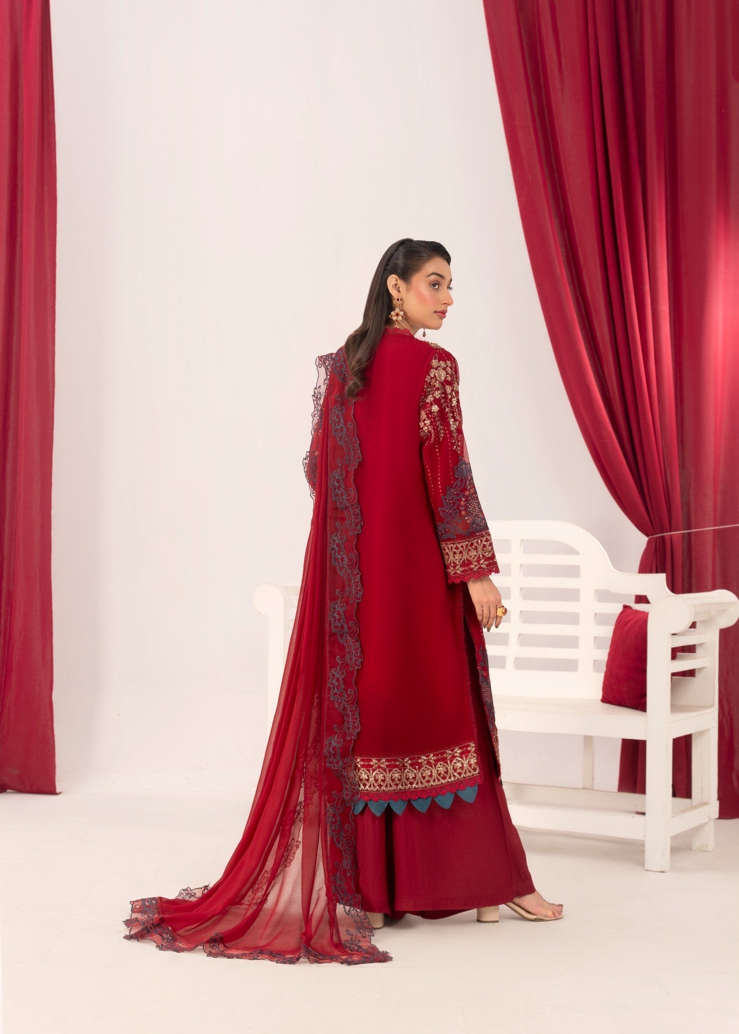 Pehnawa Fashion REDISH EMBROIDERED CHIFFON Women 3pcs