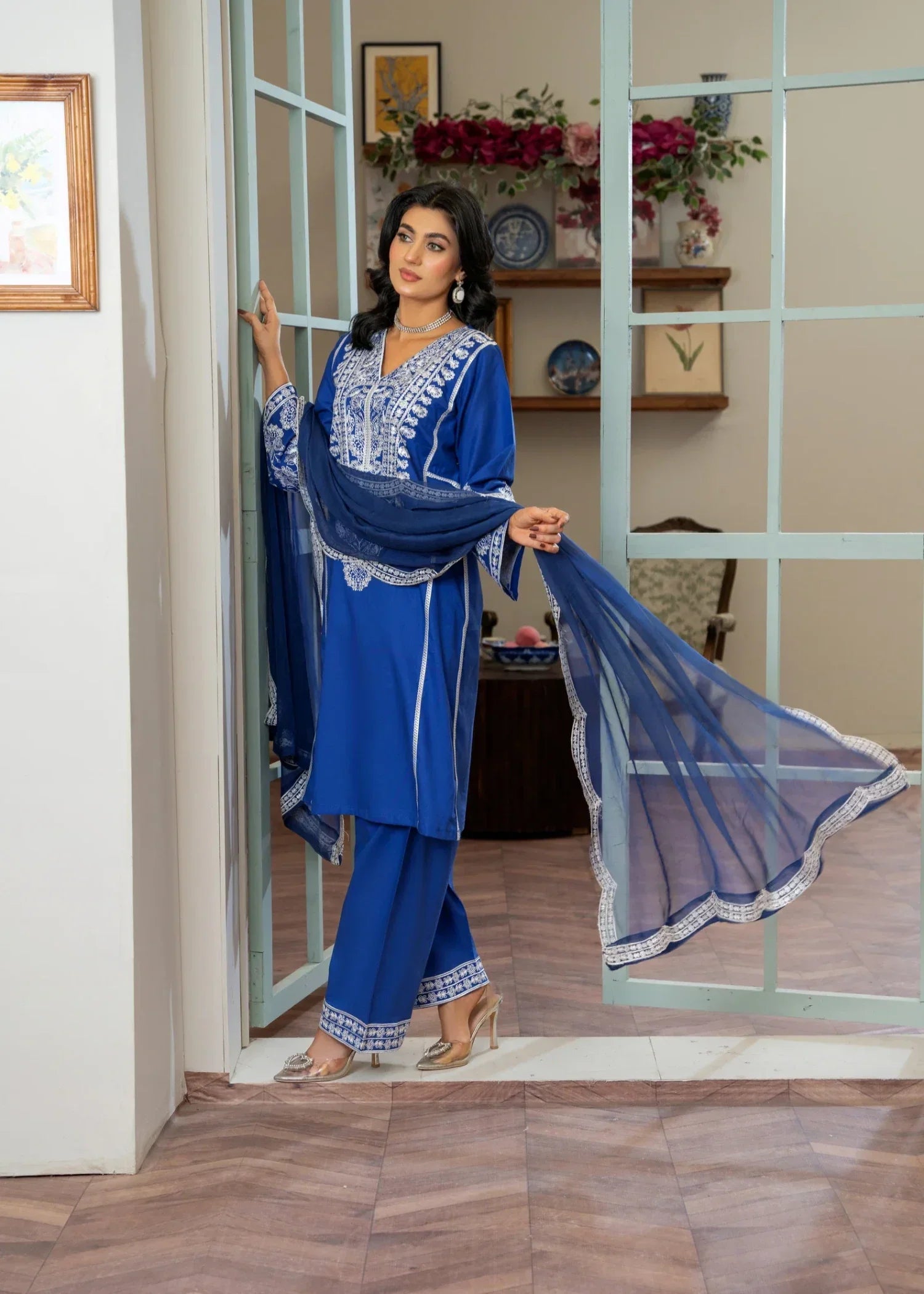 Akhrot Clothing Royal Blue White Women 3pcs