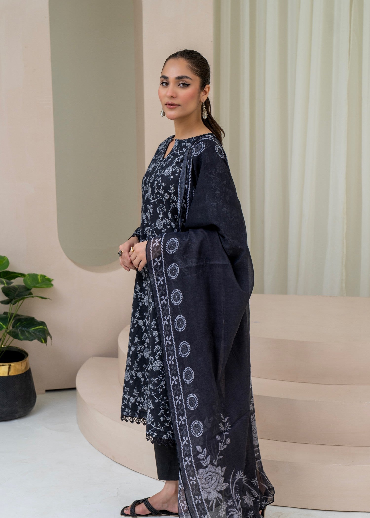 Shanaya Monochrome Women 3pcs