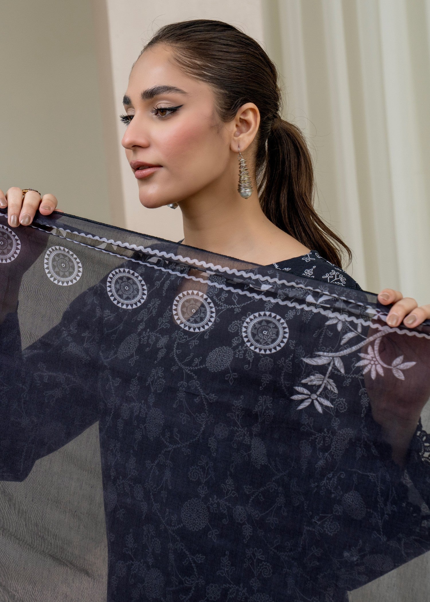 Shanaya Monochrome Women 3pcs