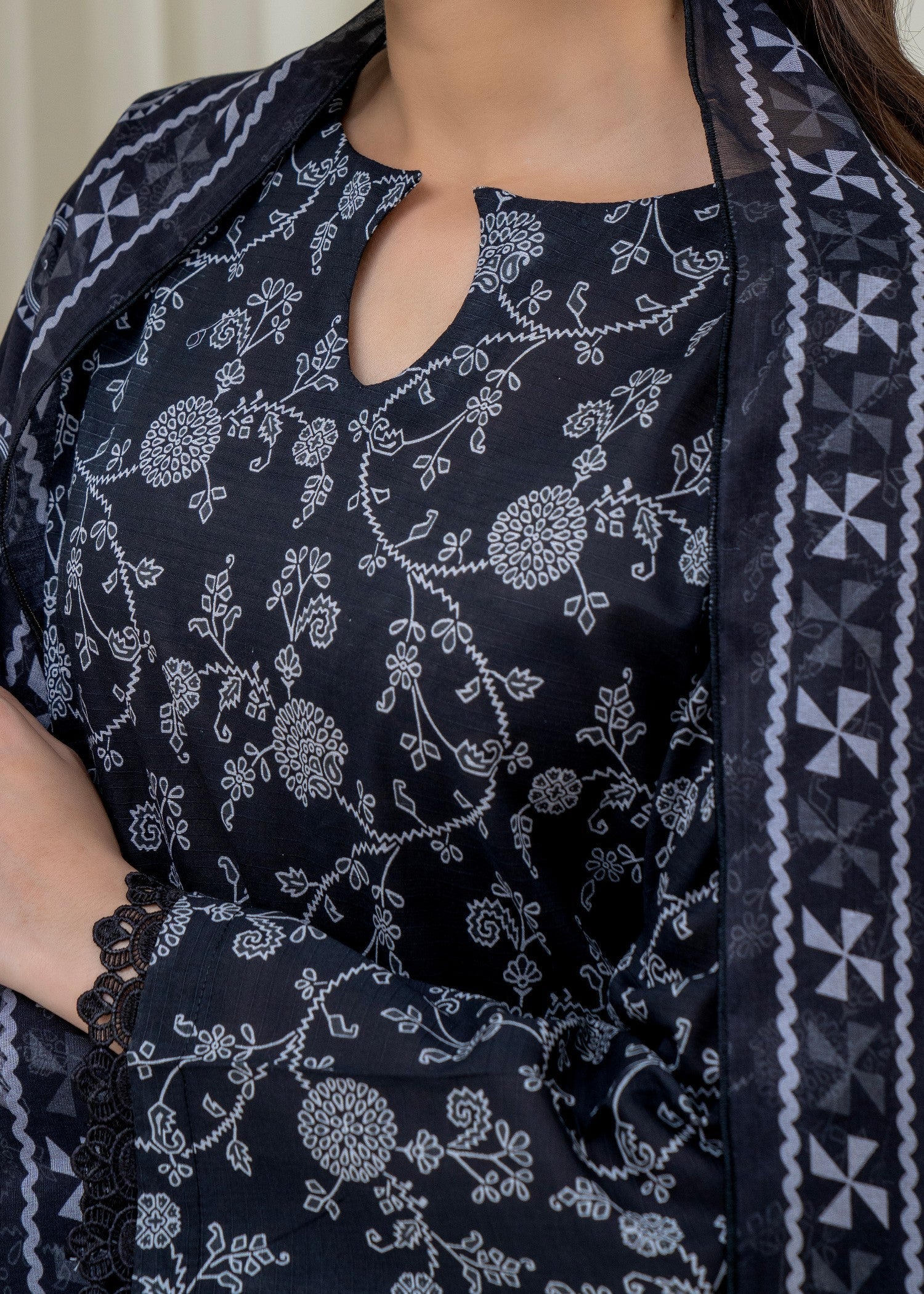 Shanaya Monochrome Women 3pcs