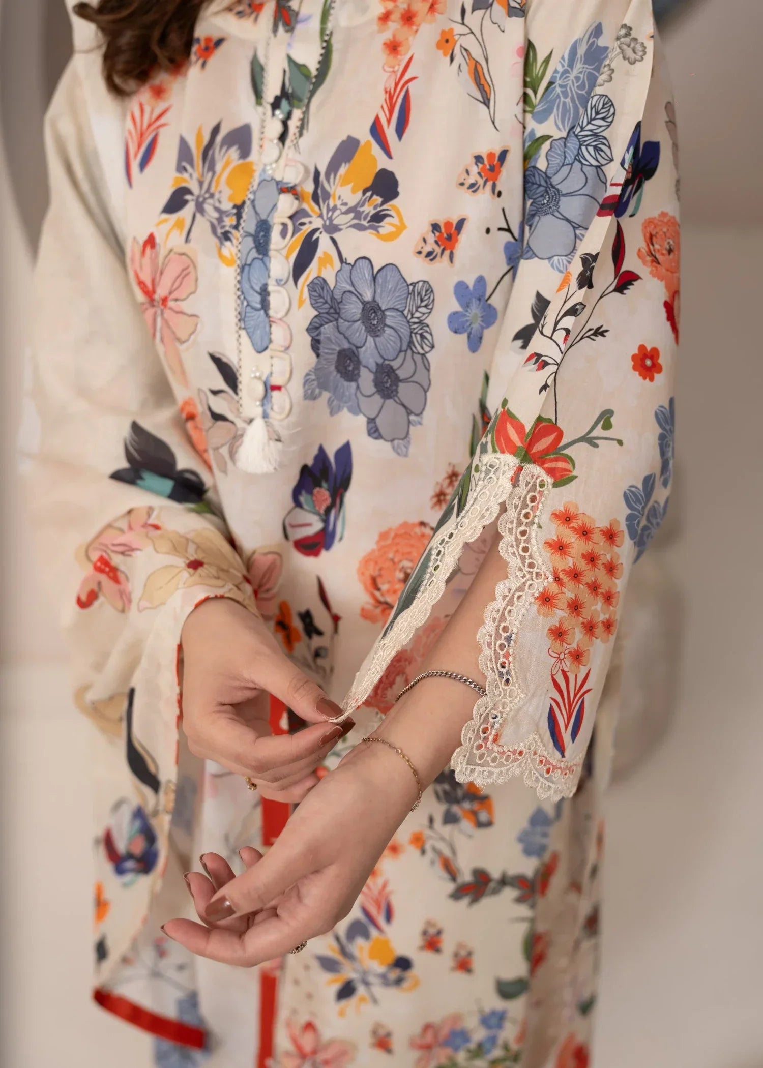 Humna & Momina Printed Lawn Suit with Embroidery Work IVORY Women 3pcs