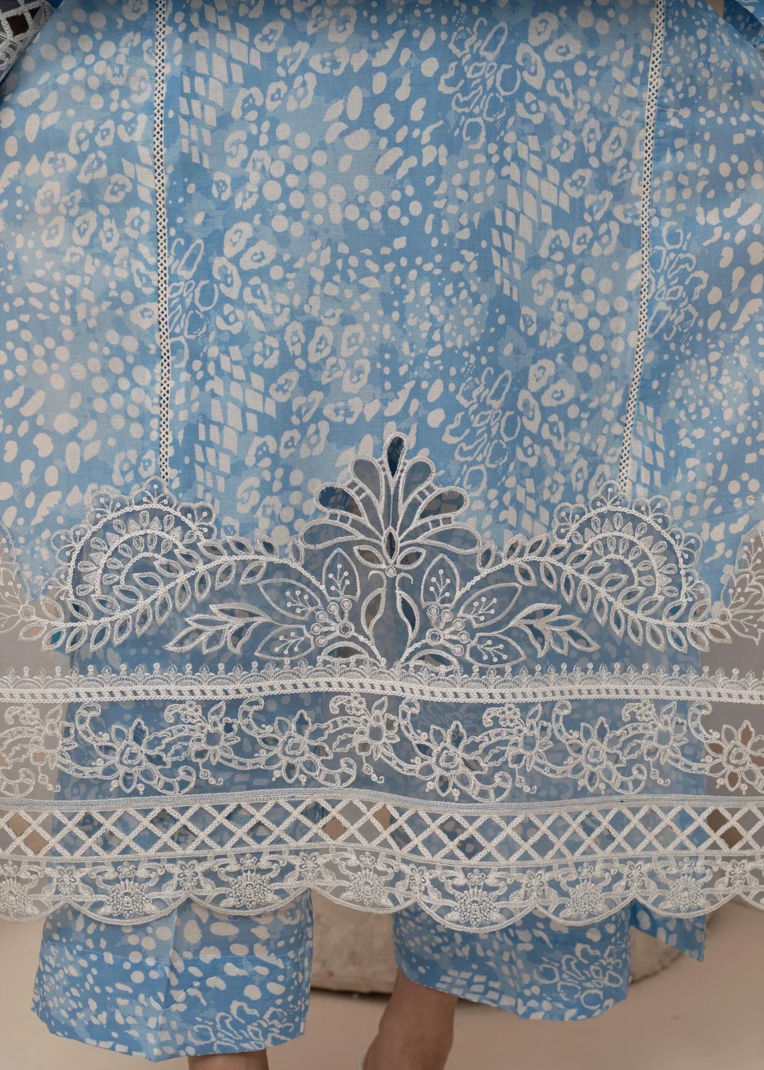 Humna & Momina EMBROIDERED PRINTED LAWN SUIT (Sky Blue) Women 3pcs