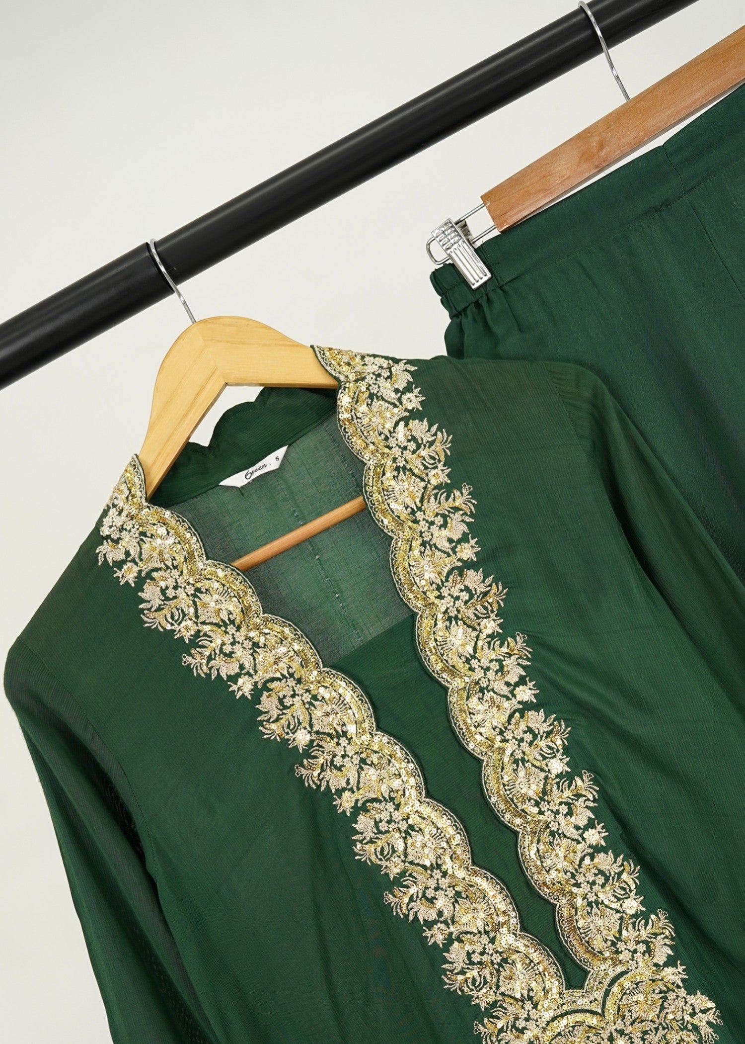 6teen Raw Silk Suit Embroidered (Pret) Green Women 3pcs