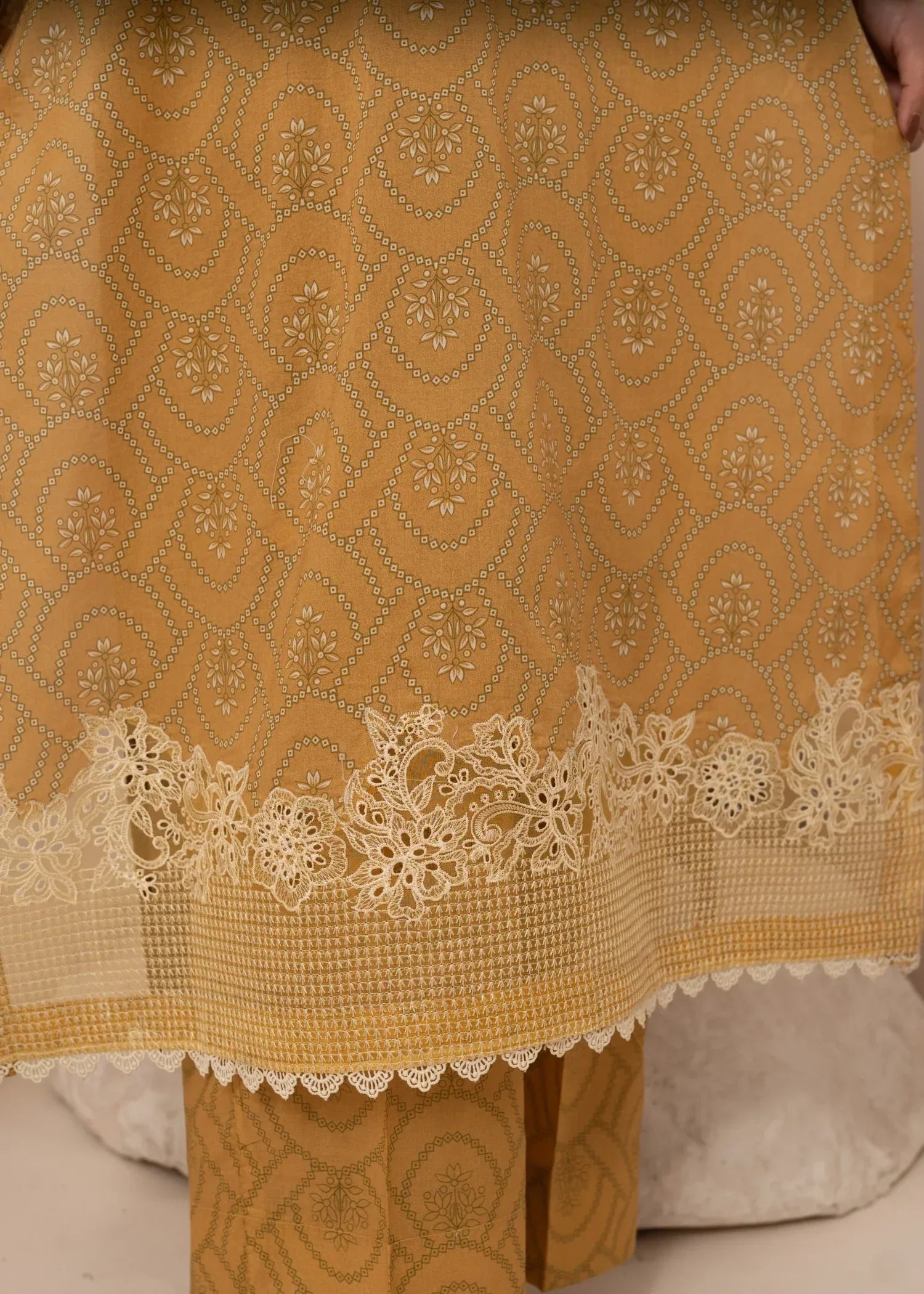 Humna & Momina EMBROIDERED PRINTED LAWN SUIT (Sunflower) Women 3pcs