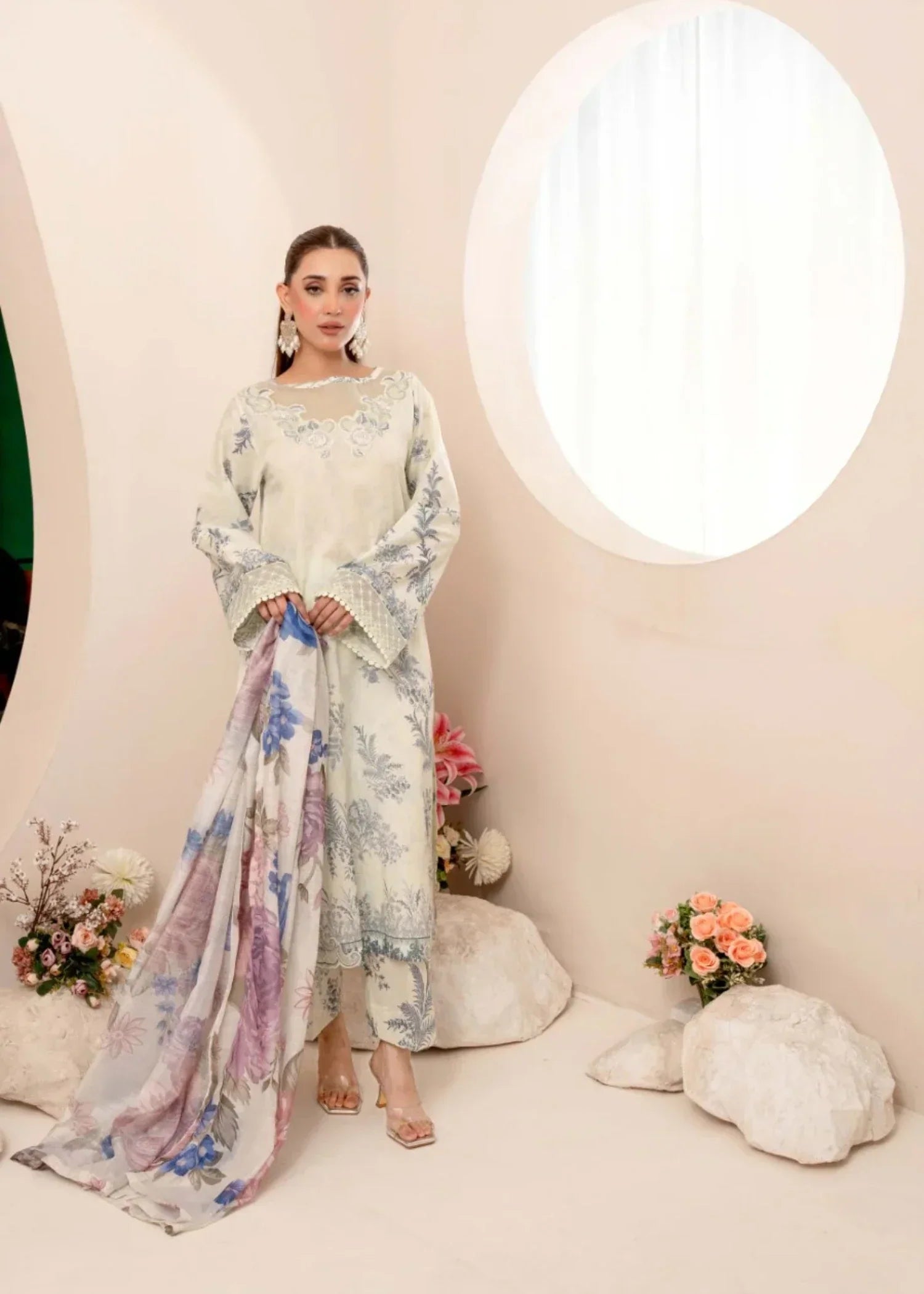 Humna & Momina EMBROIDERED PRINTED LAWN SUIT (chalk) Women 3pcs