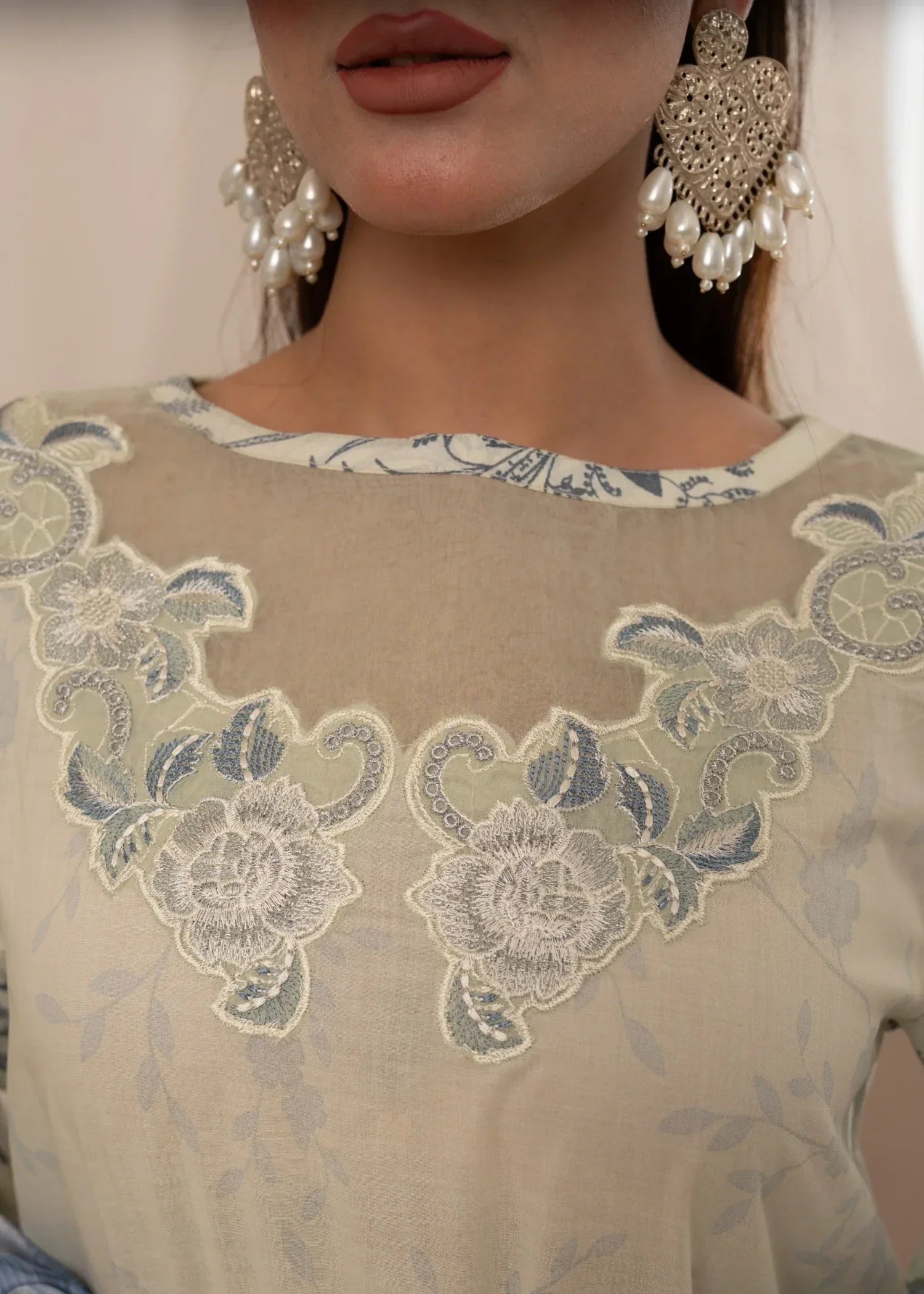 Humna & Momina EMBROIDERED PRINTED LAWN SUIT (chalk) Women 3pcs