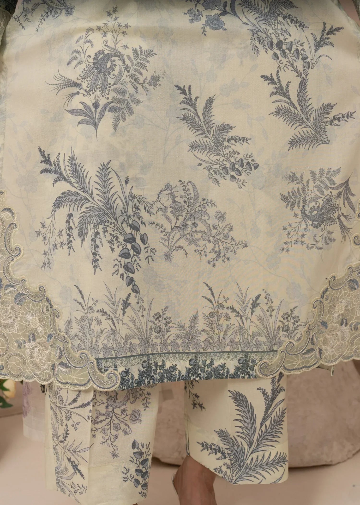 Humna & Momina EMBROIDERED PRINTED LAWN SUIT (chalk) Women 3pcs