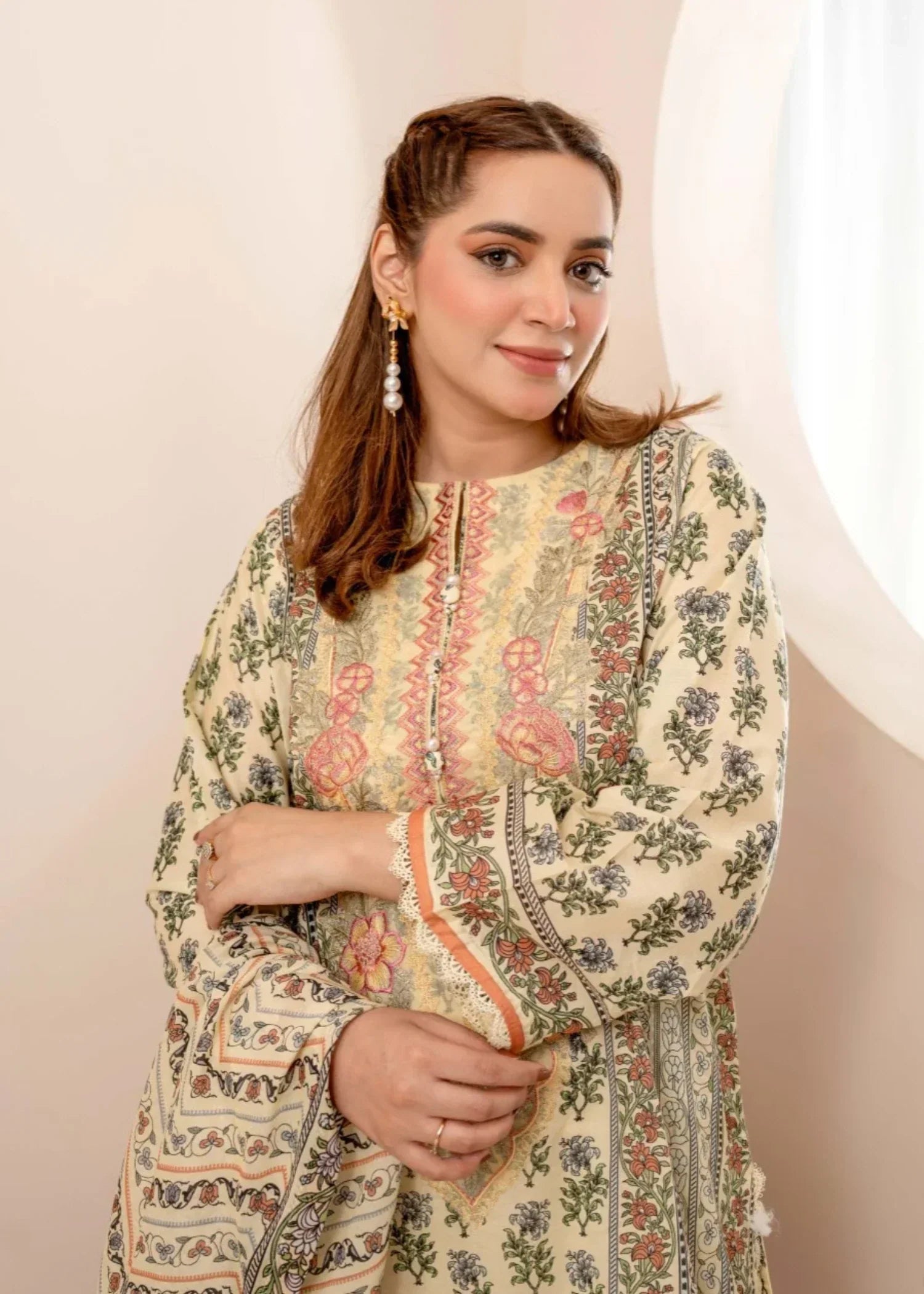 Humna & Momina EMBROIDERED PRINTED LAWN SUIT ( Blonde) Women 3pcs