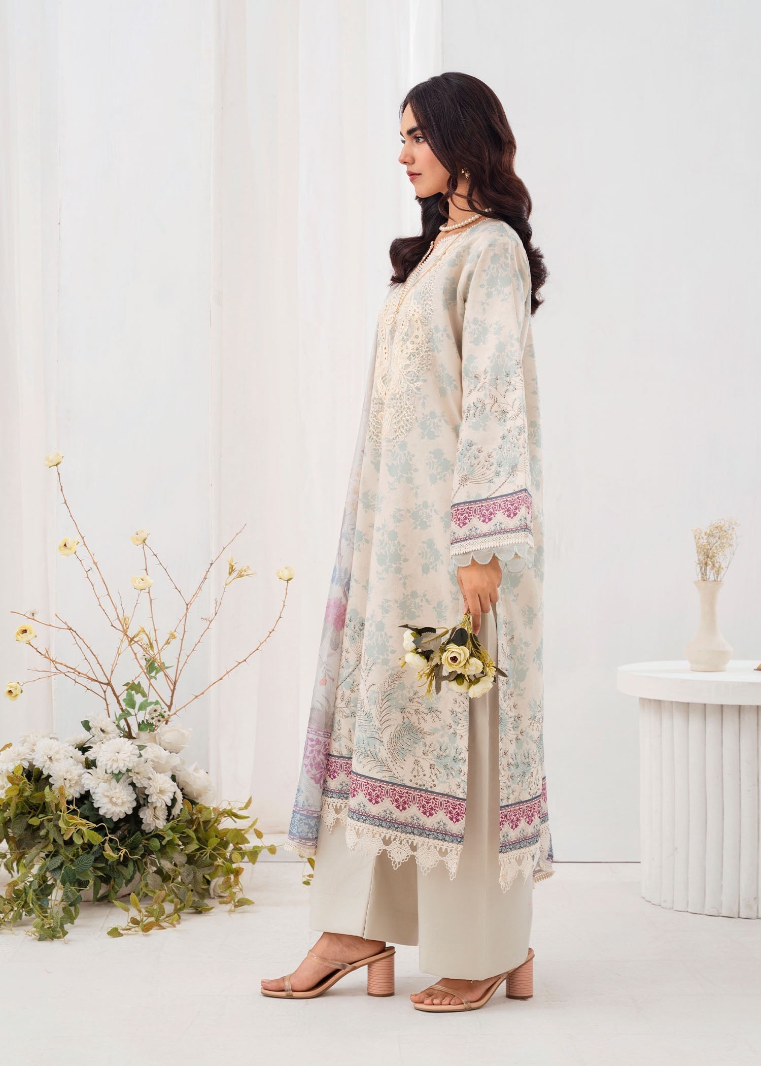 Chandan Nagri Azure Ivory Women 3pcs